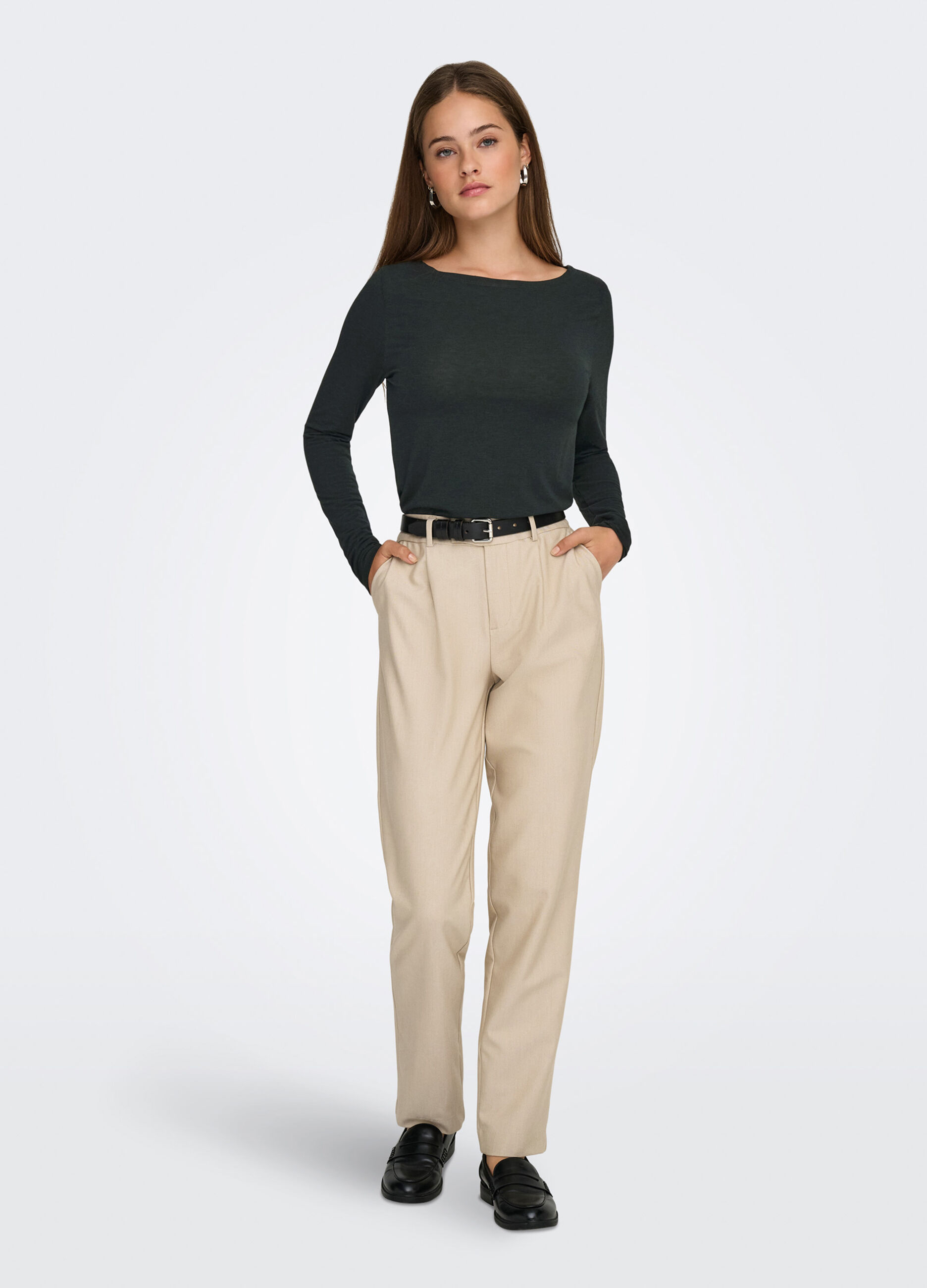 T-shirt con scollo a barchetta donna_2