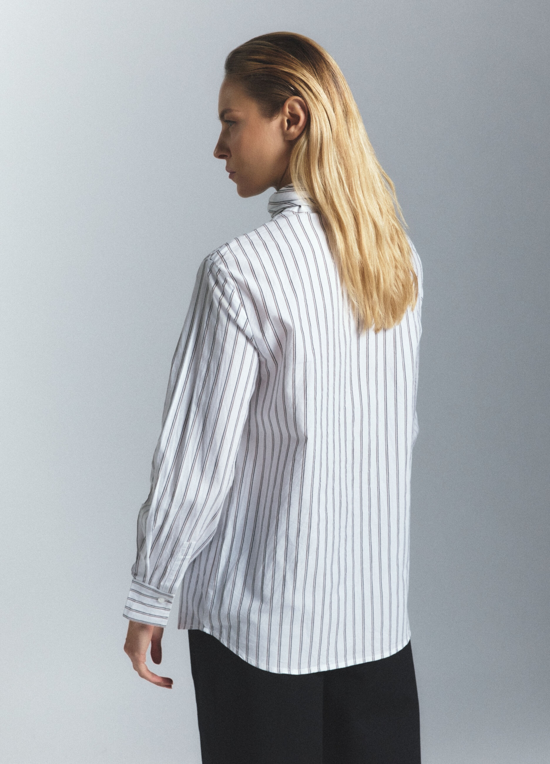 Pullover con scollo a V rasato misto cashmere donna_3