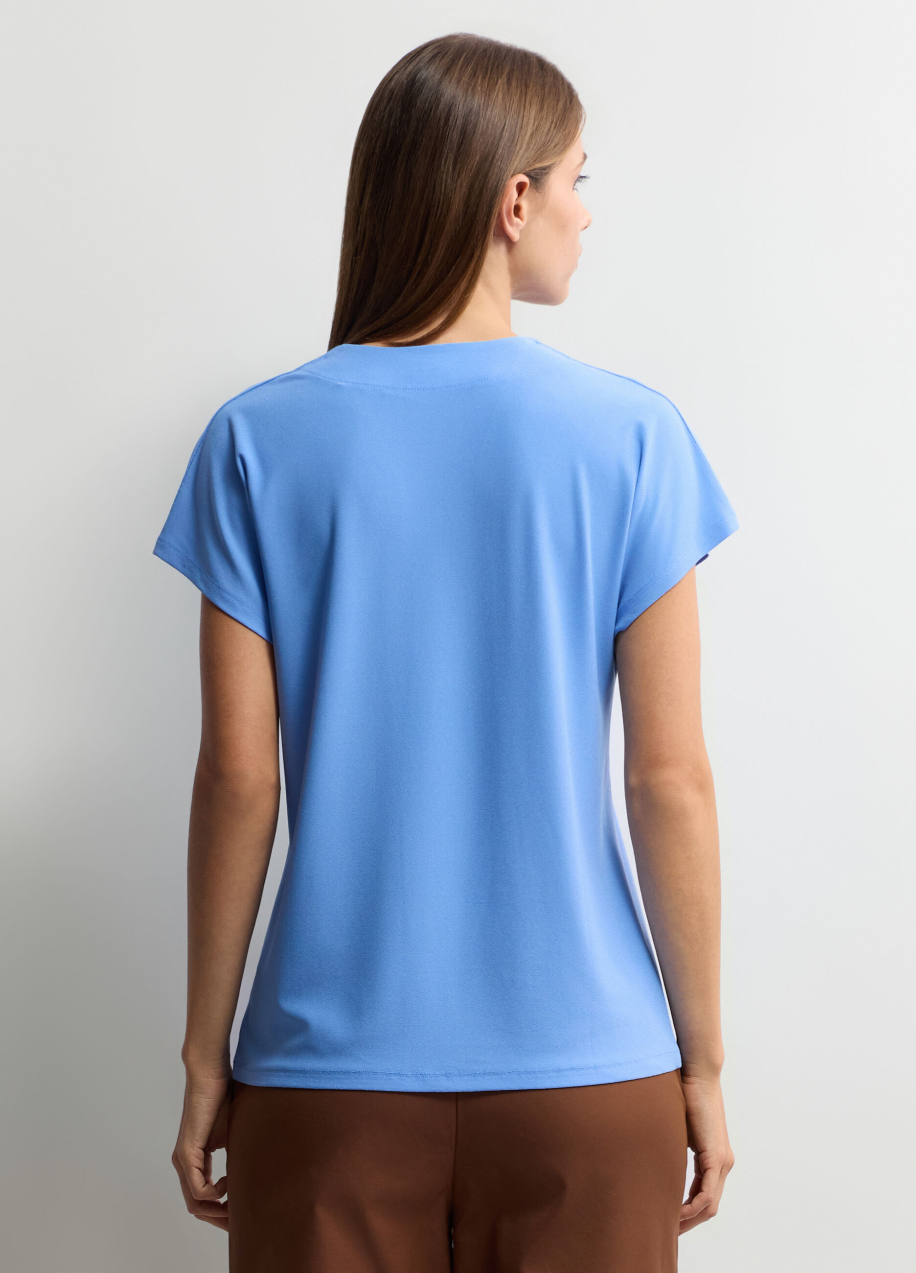 T-shirt con scollo a V stretch donna_1