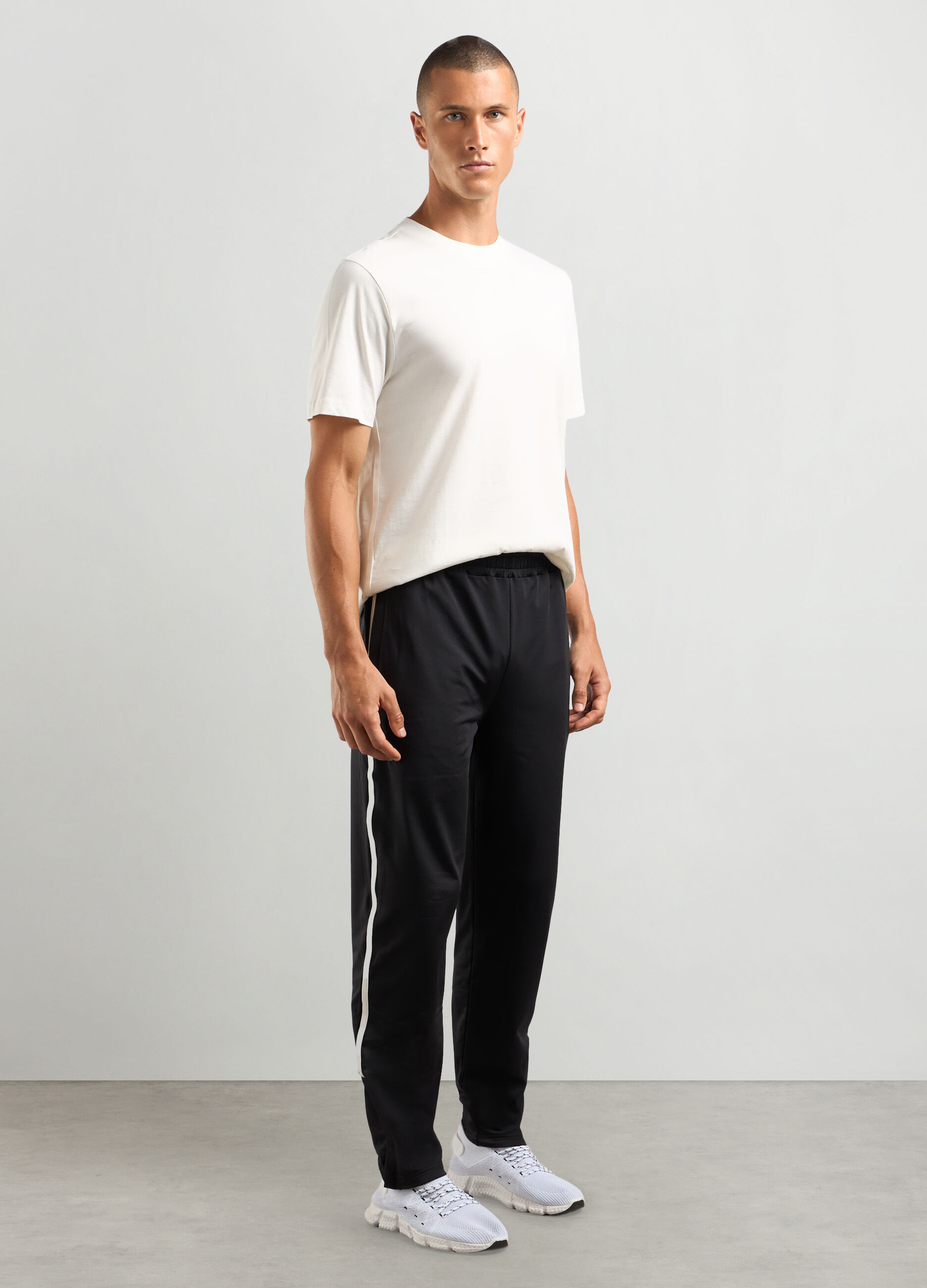 Joggers regular fit in tessuto stretch uomo