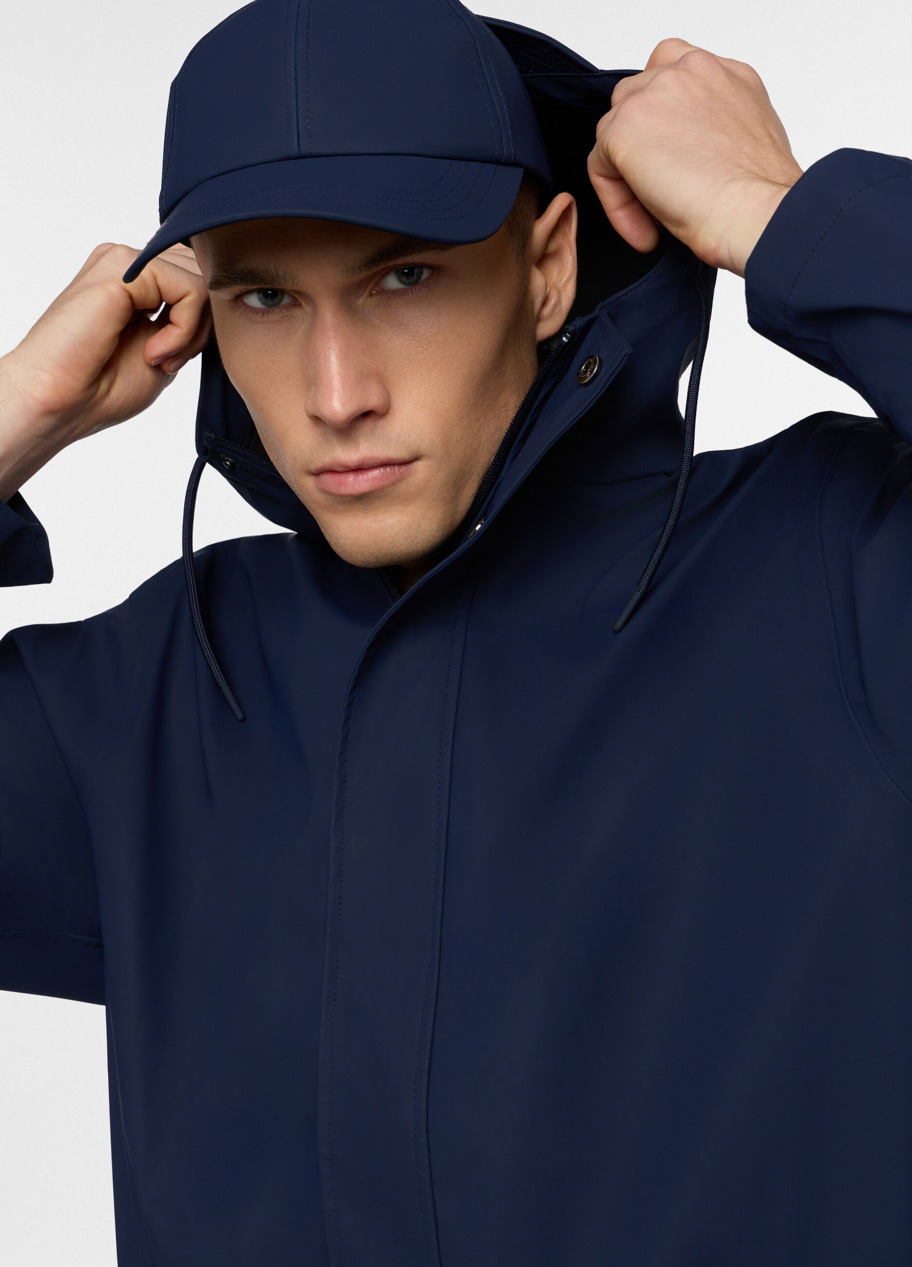 Giacca a vento con cappuccio uomo_2