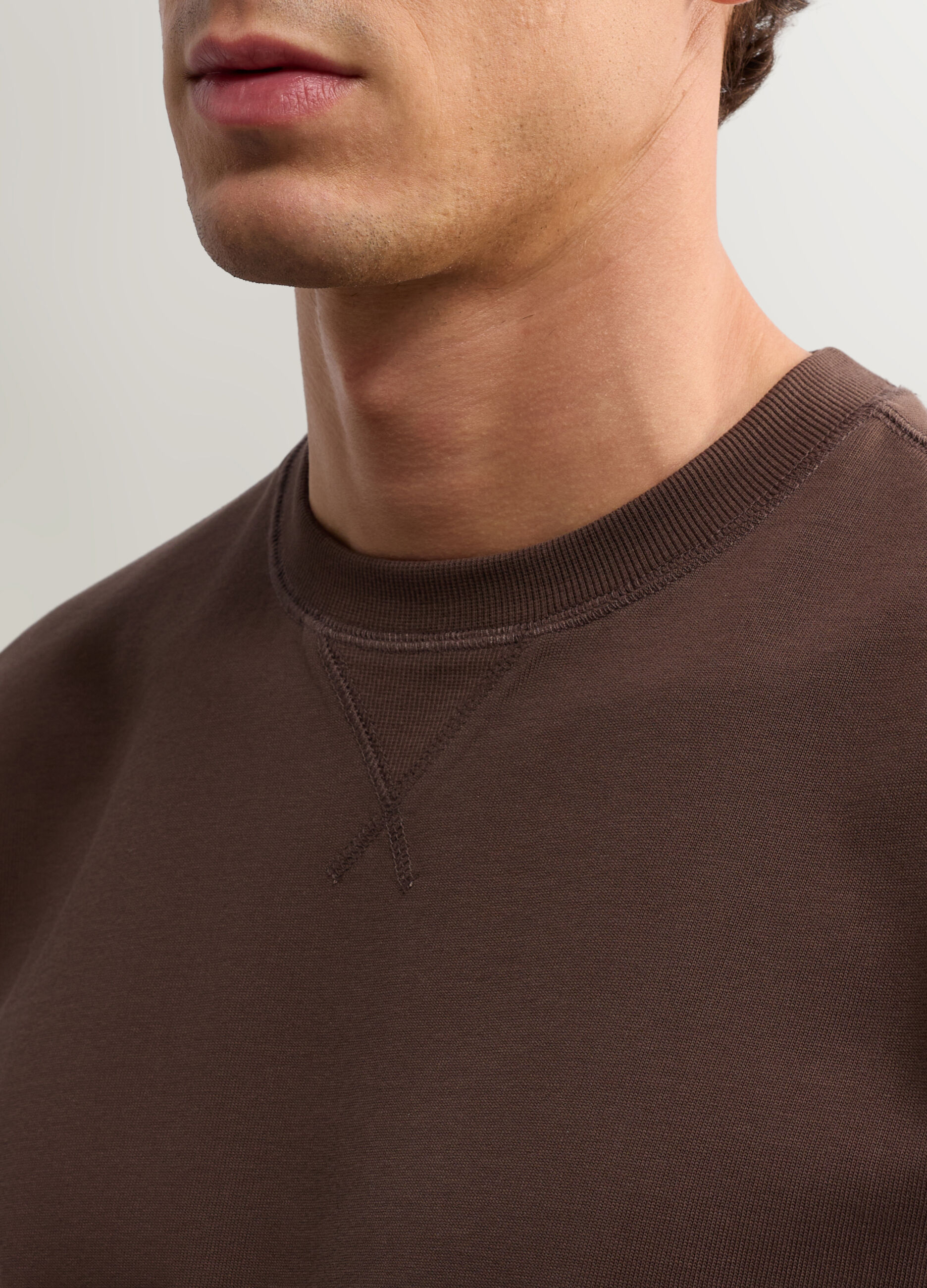 T-shirt con girocollo a costine in cotone uomo_2