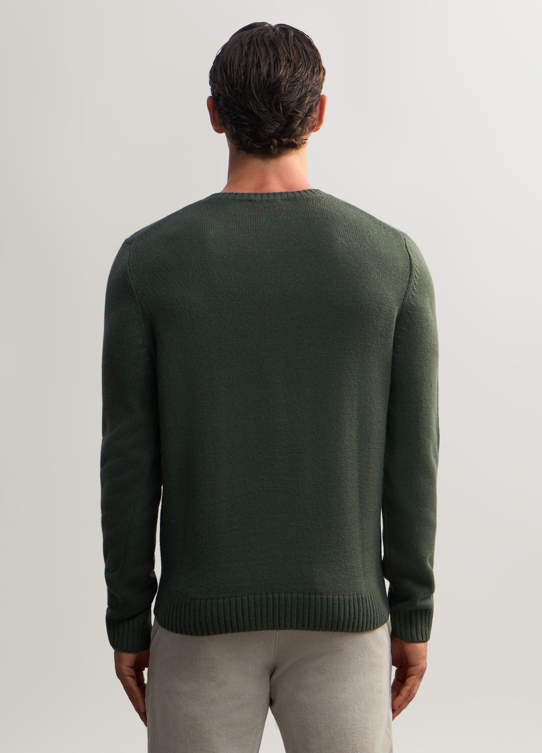 Maglione scollo a V in maglia rasata uomo_1