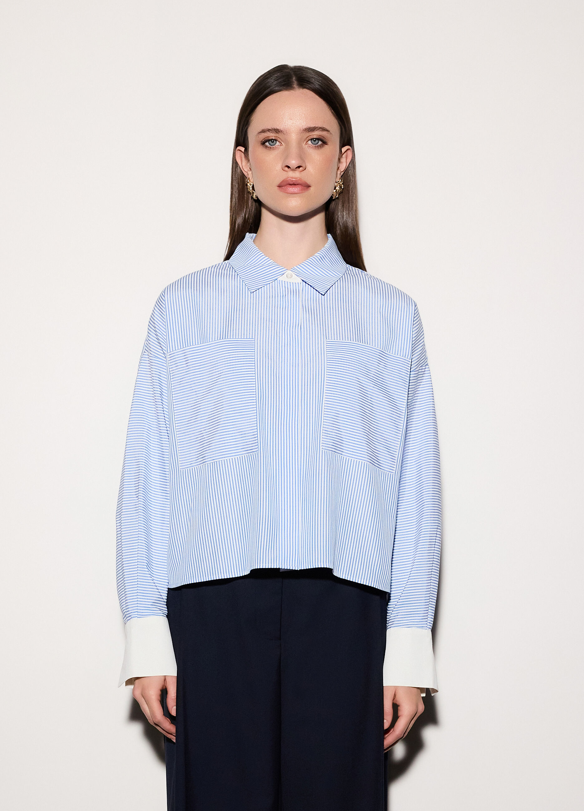 Camicia cropped over fit con collo alla francese donna_1