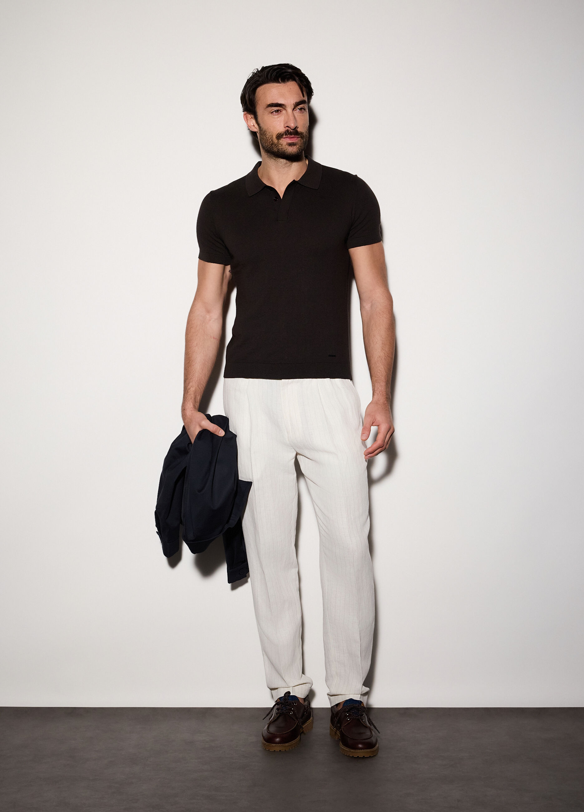 Pantalone con pince e coulisse in cotone e lino uomo_0