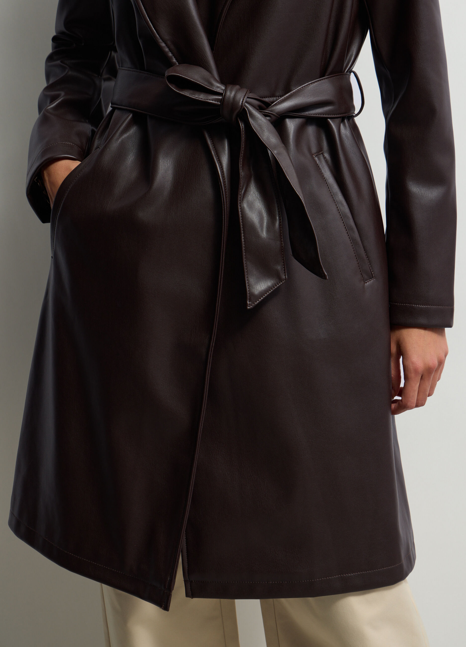 Cappotto in eco pelle donna_2