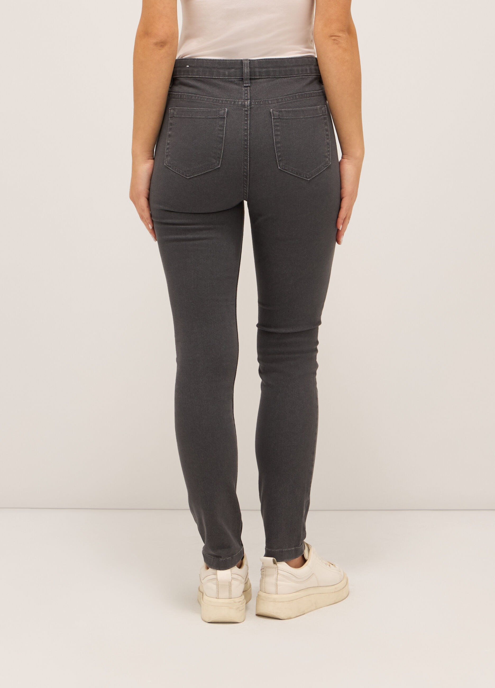 Pantaloni in stretch denim di misto cotone donna_1