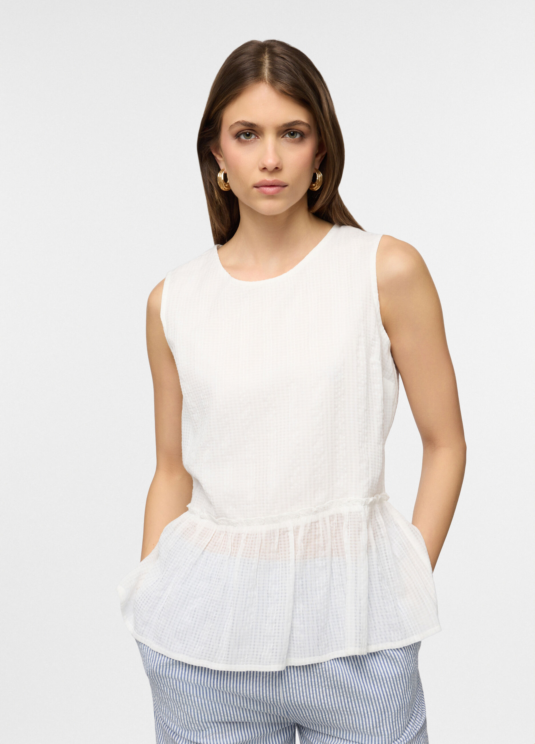 Top smanicato a girocollo in misto cotone garzato donna_0