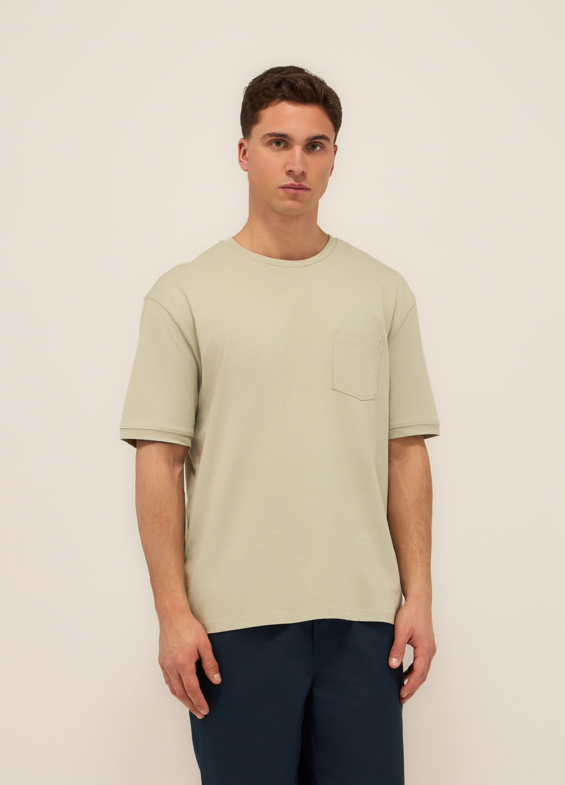 T-shirt con taschino in jersey di cotone_0