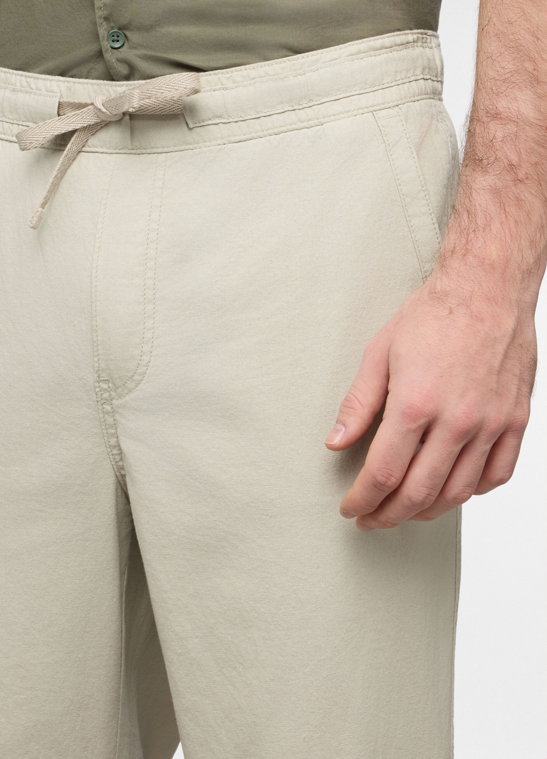 Pantalone chino relaxed fit in misto lino cotone uomo_2