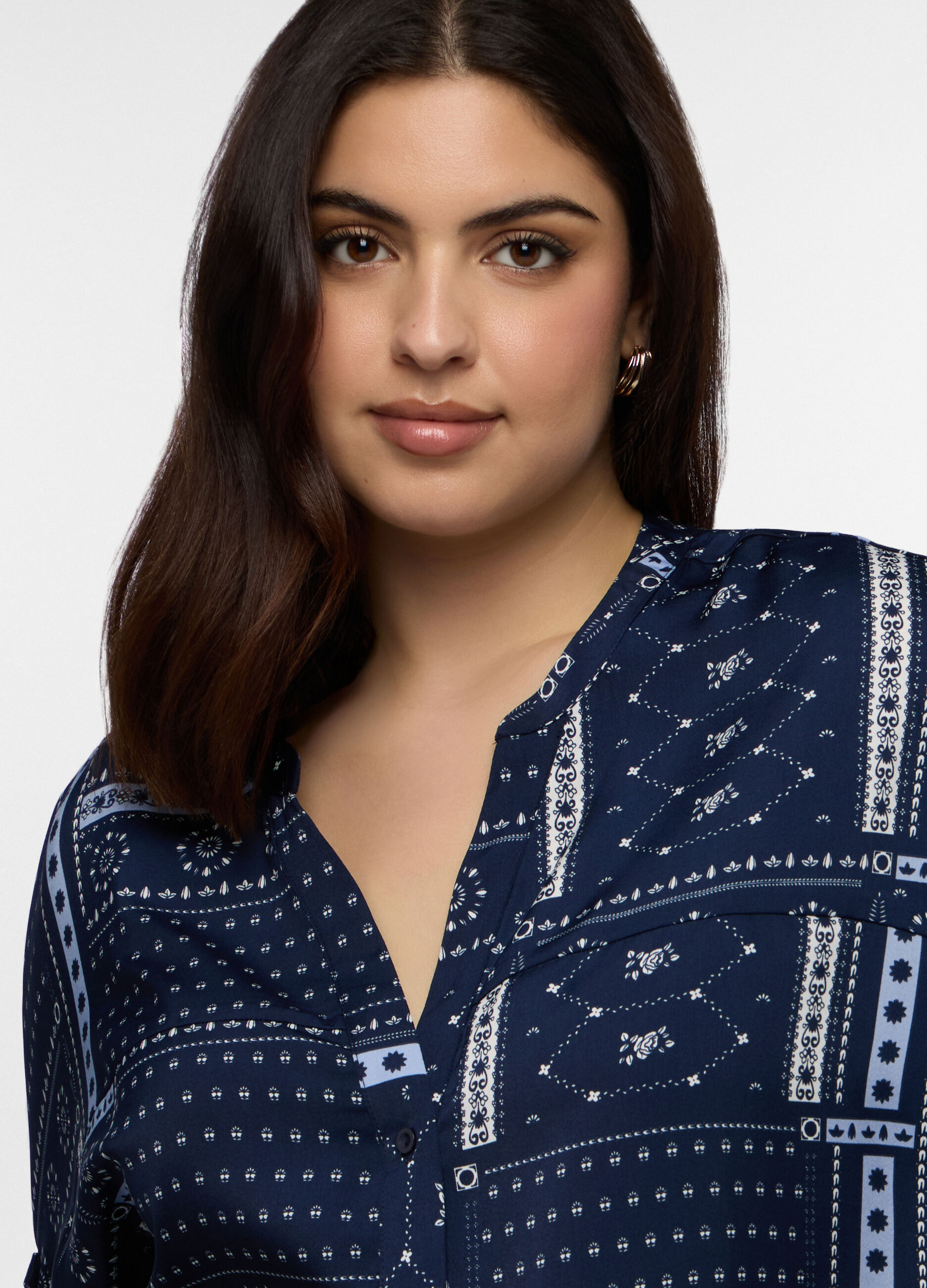 Camicia Fit Regular con scollo a V donna curvy_2