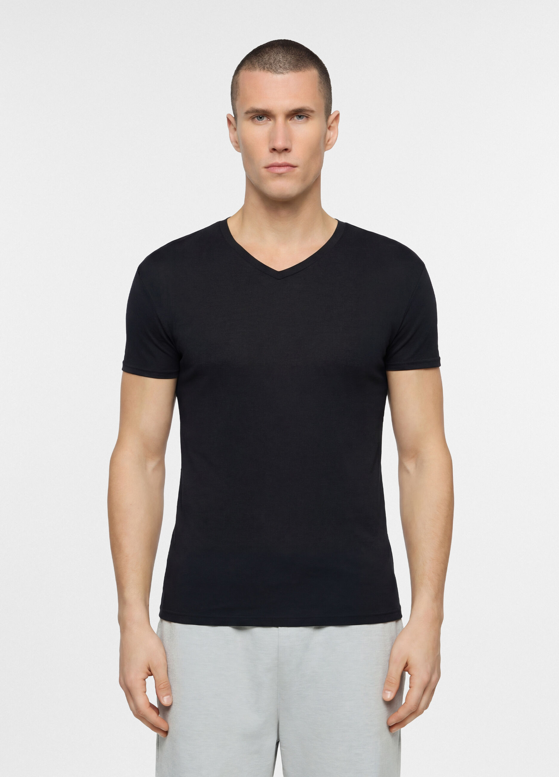 T-shirt slim fit scollo a V in jersey di cotone uomo_0