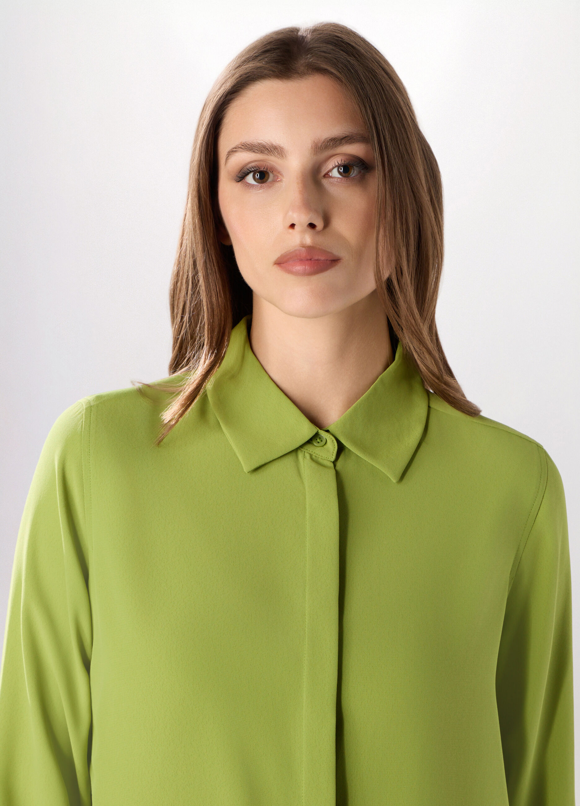 Camicia a maniche lunghe tinta unita donna_2
