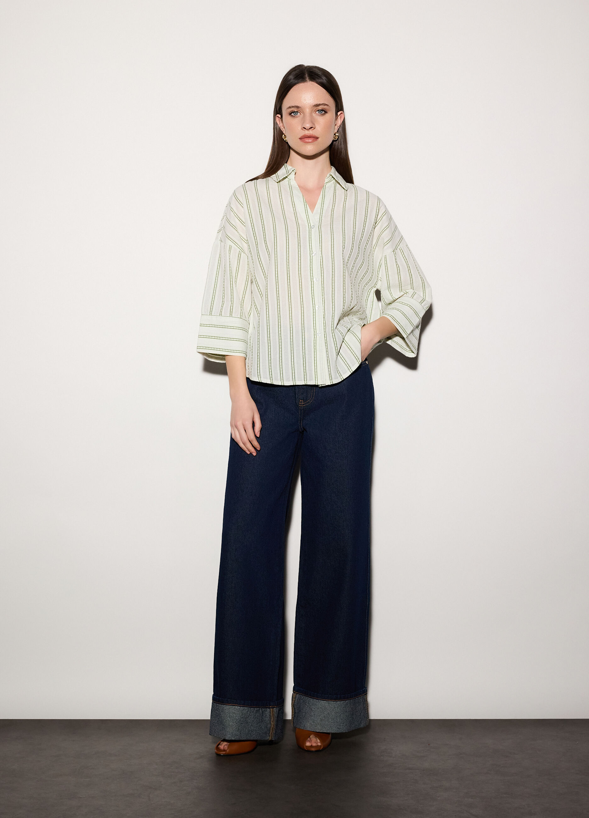 Camicia over fit colletto alla francese in puro cotone dobby a righe donna_0