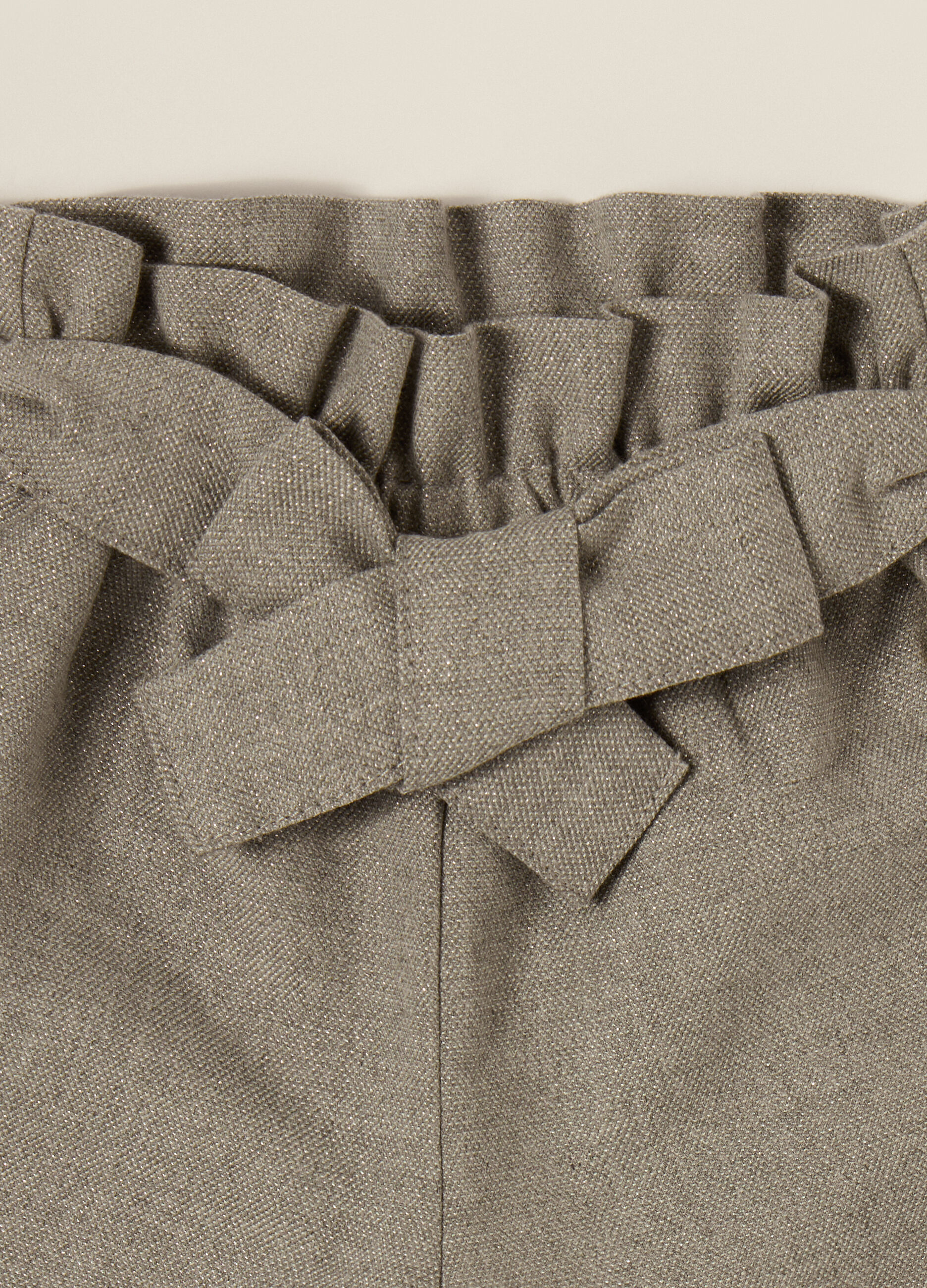 Pantaloni grigi paper bag per bambina_3