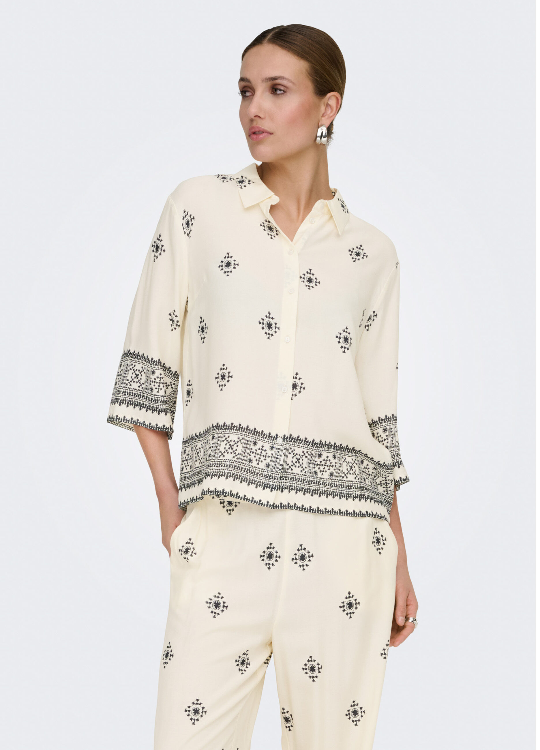 Camicia loose fit con maniche a 3/4_0