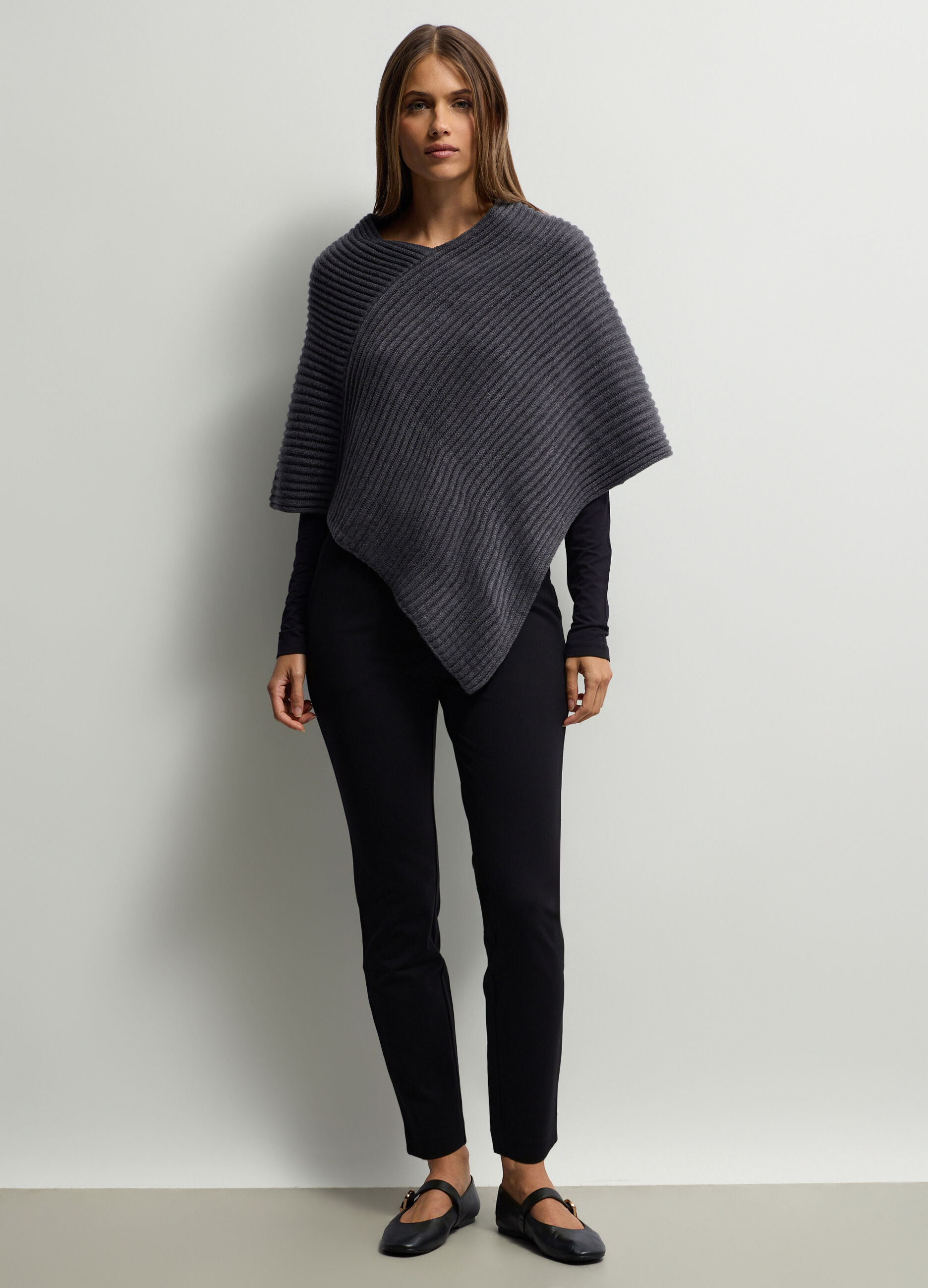Pantaloni Fit Slim in Punto Milano di misto viscosa stretch donna_0