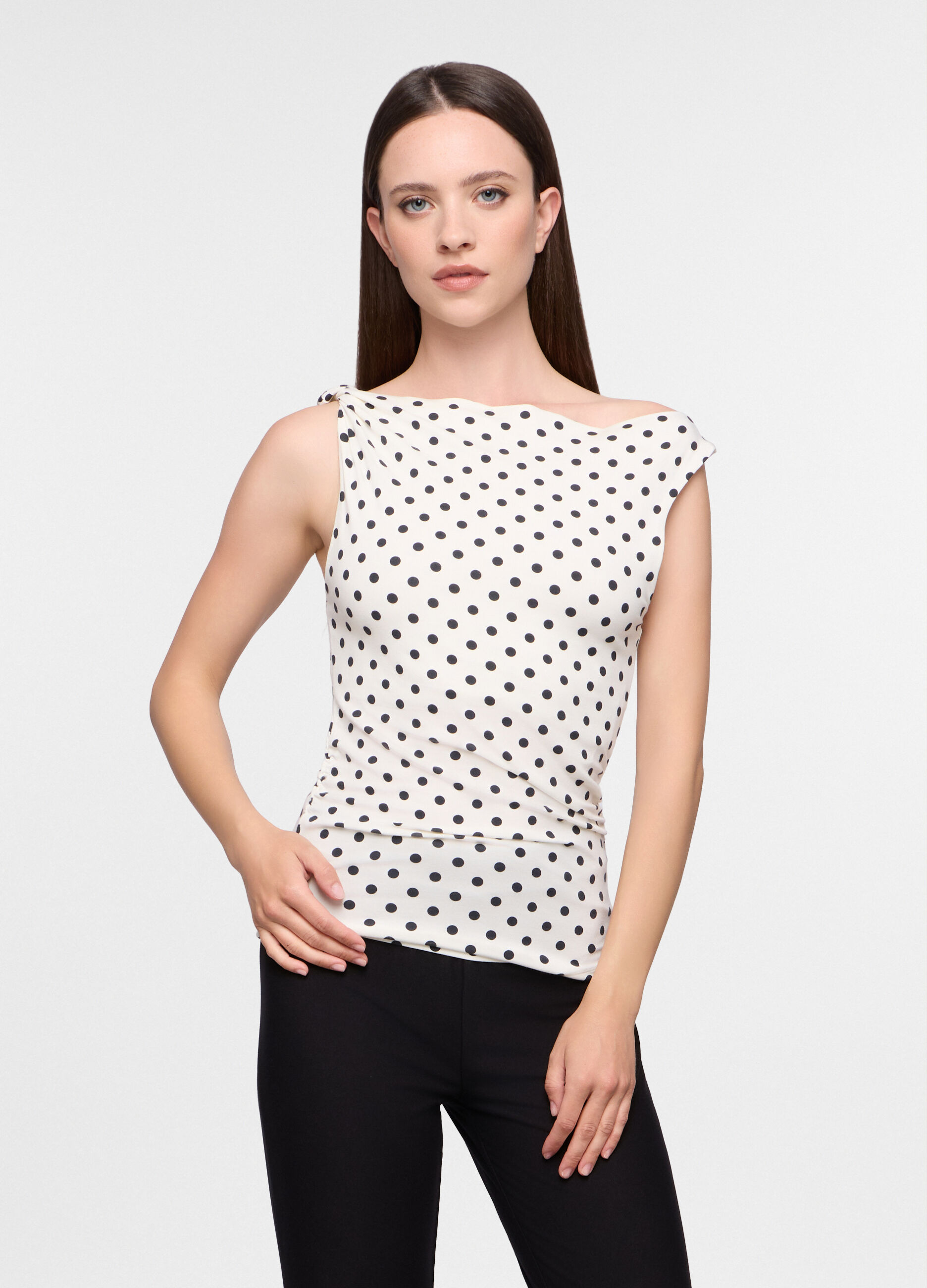 T-shirt con scollo a barchetta donna_0