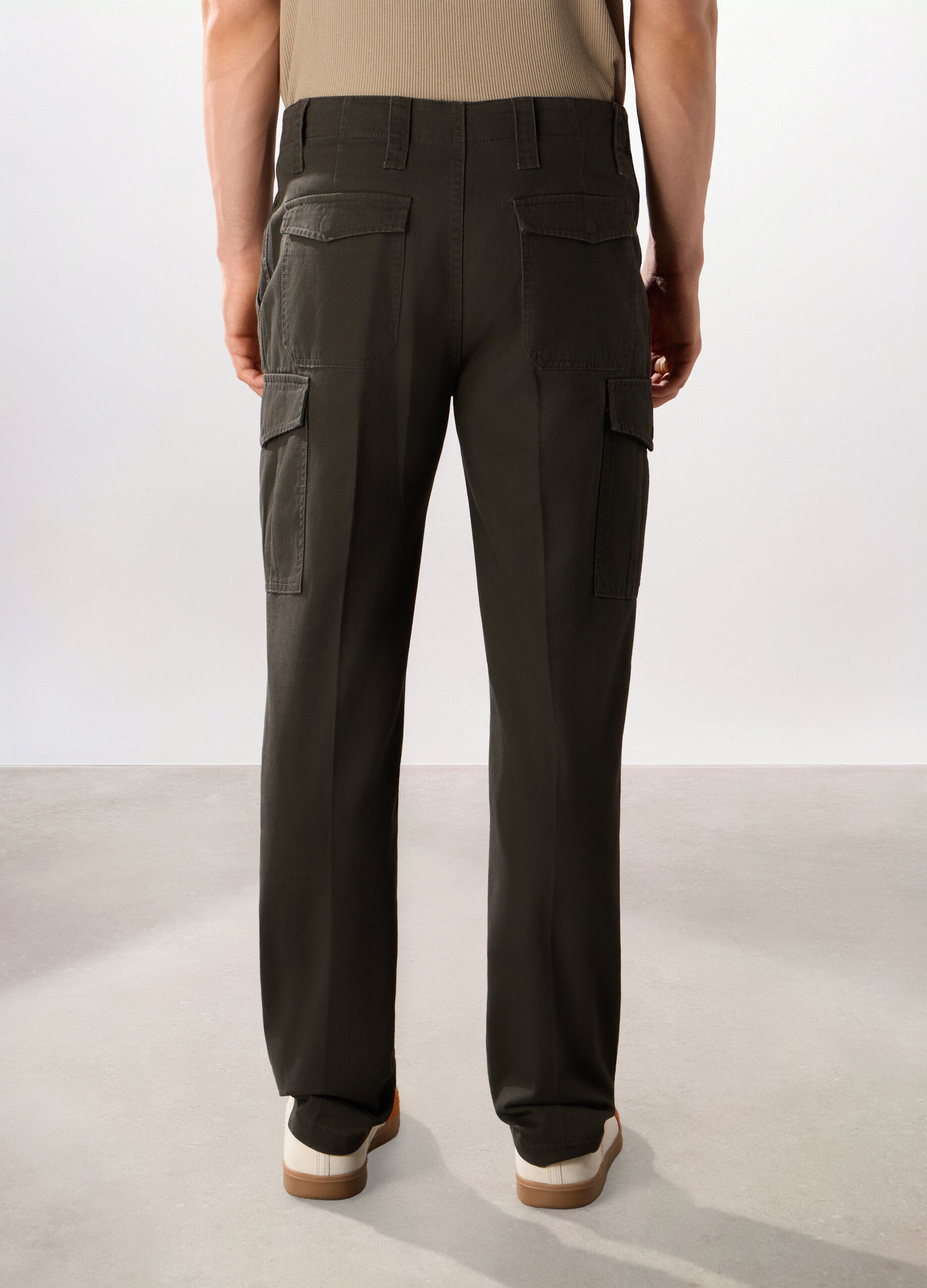 Pantaloni cargo regular fit in cotone uomo_1
