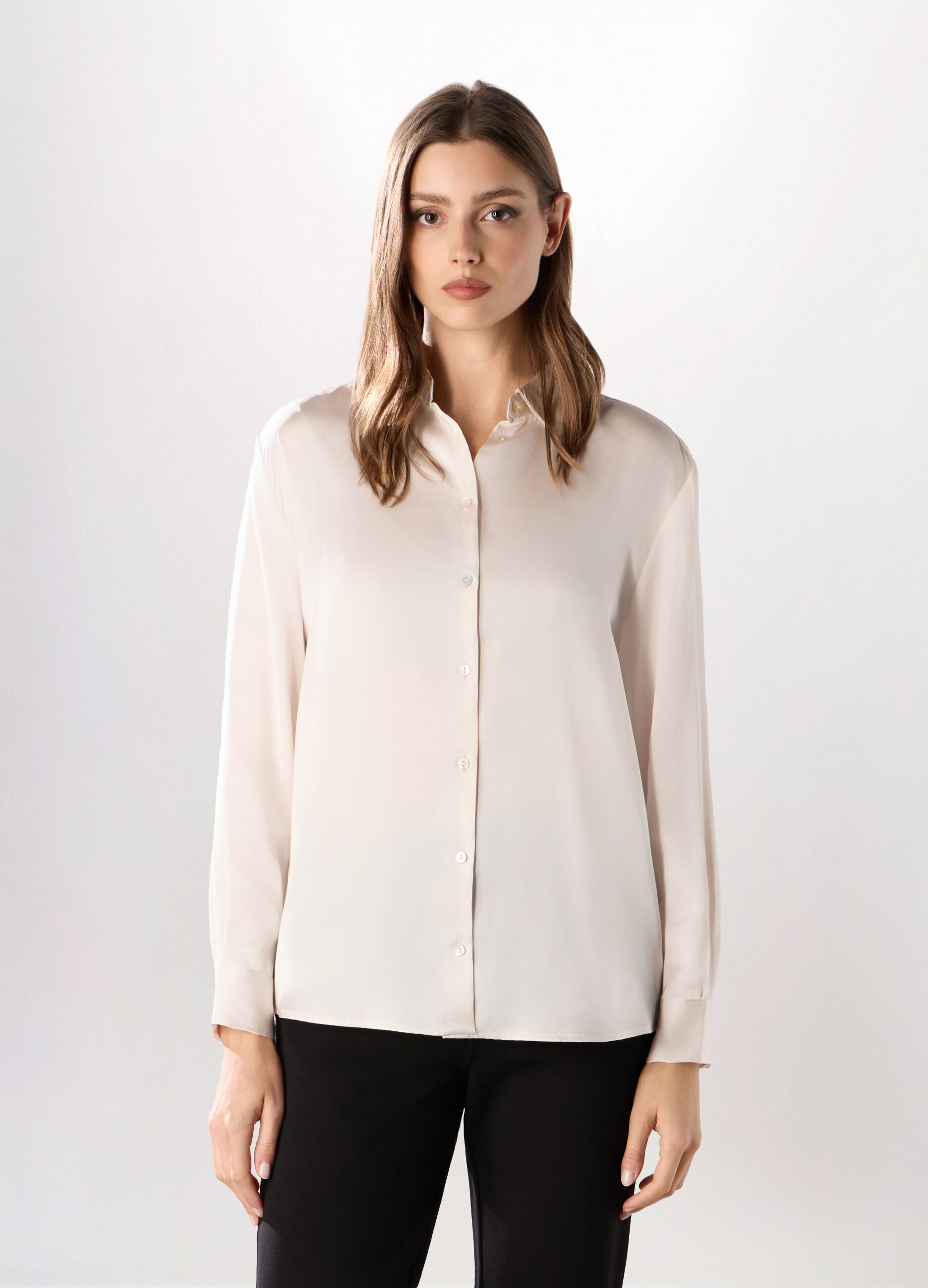 Camicia in raso a maniche lunghe donna_0