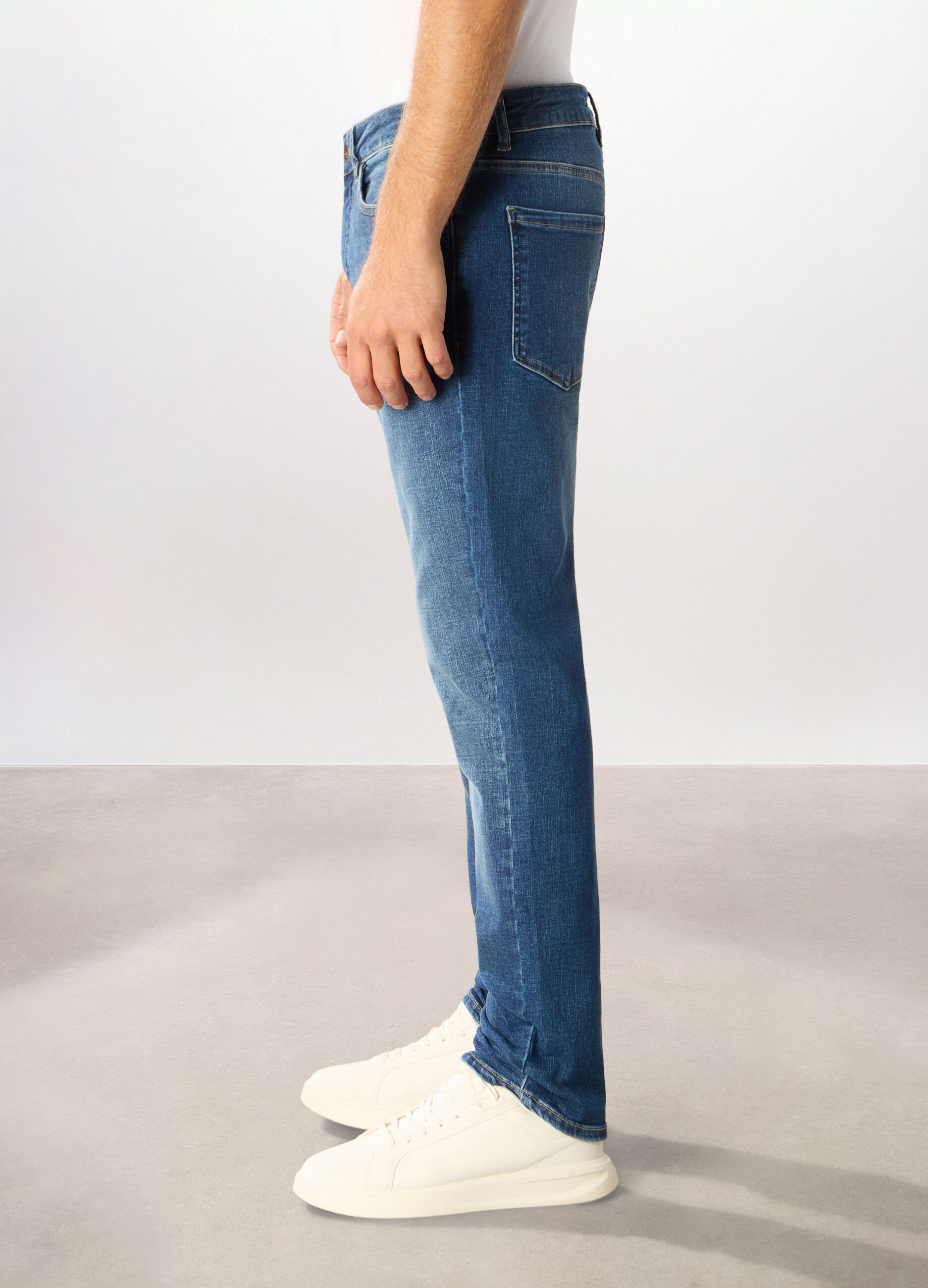 Jeans 5 tasche regular fit in denim stretch uomo_2