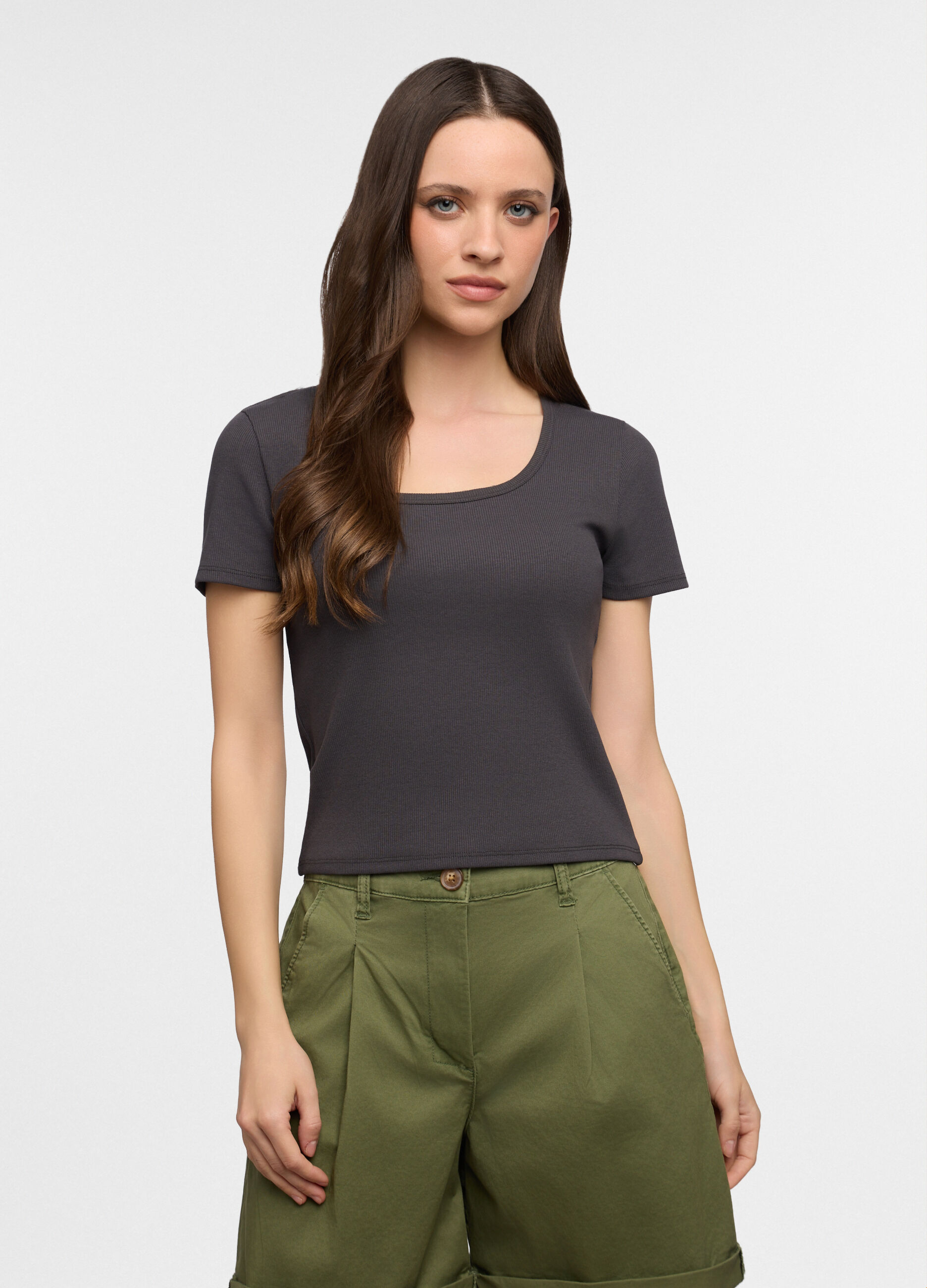 T-shirt con scollo rotondo fitted donna_0