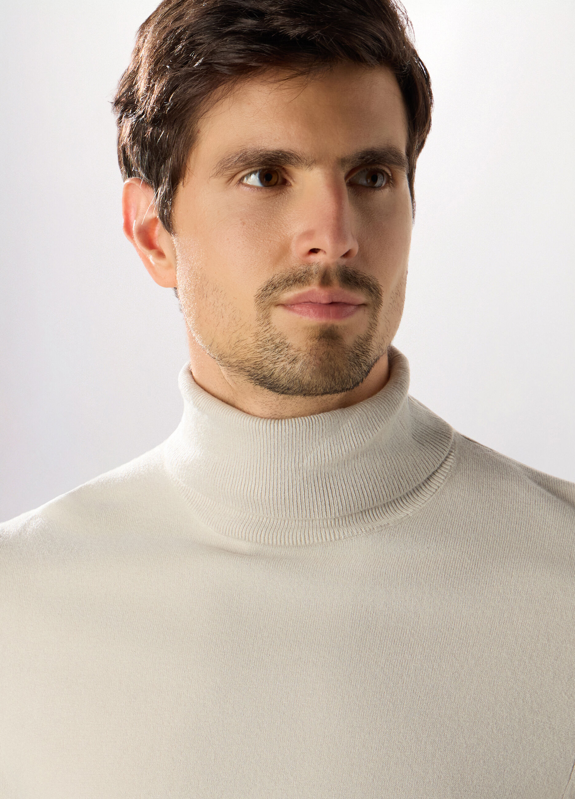 Maglione dolcevita a maglia rasata uomo_2