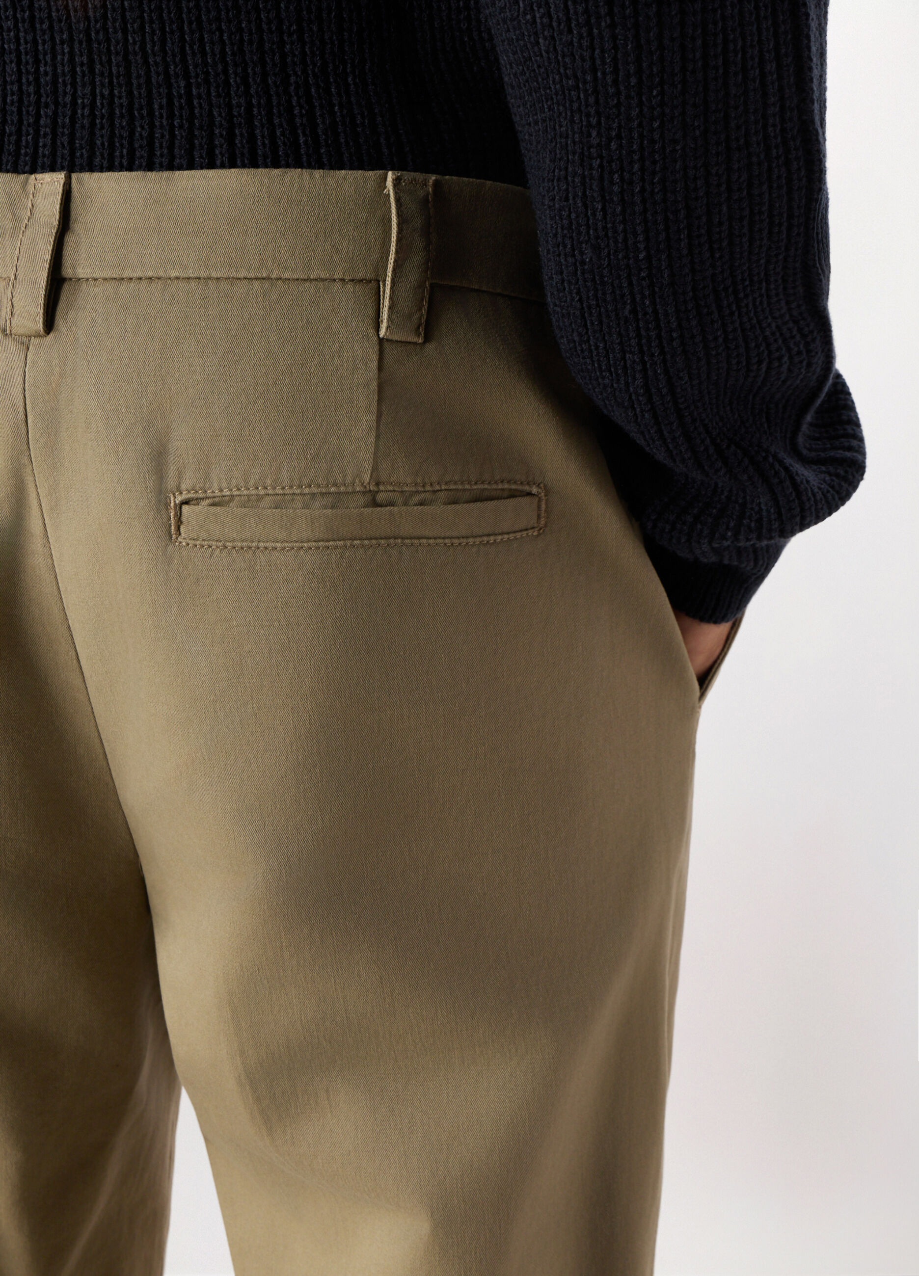 Pantalone chino regular fit in cotone_2