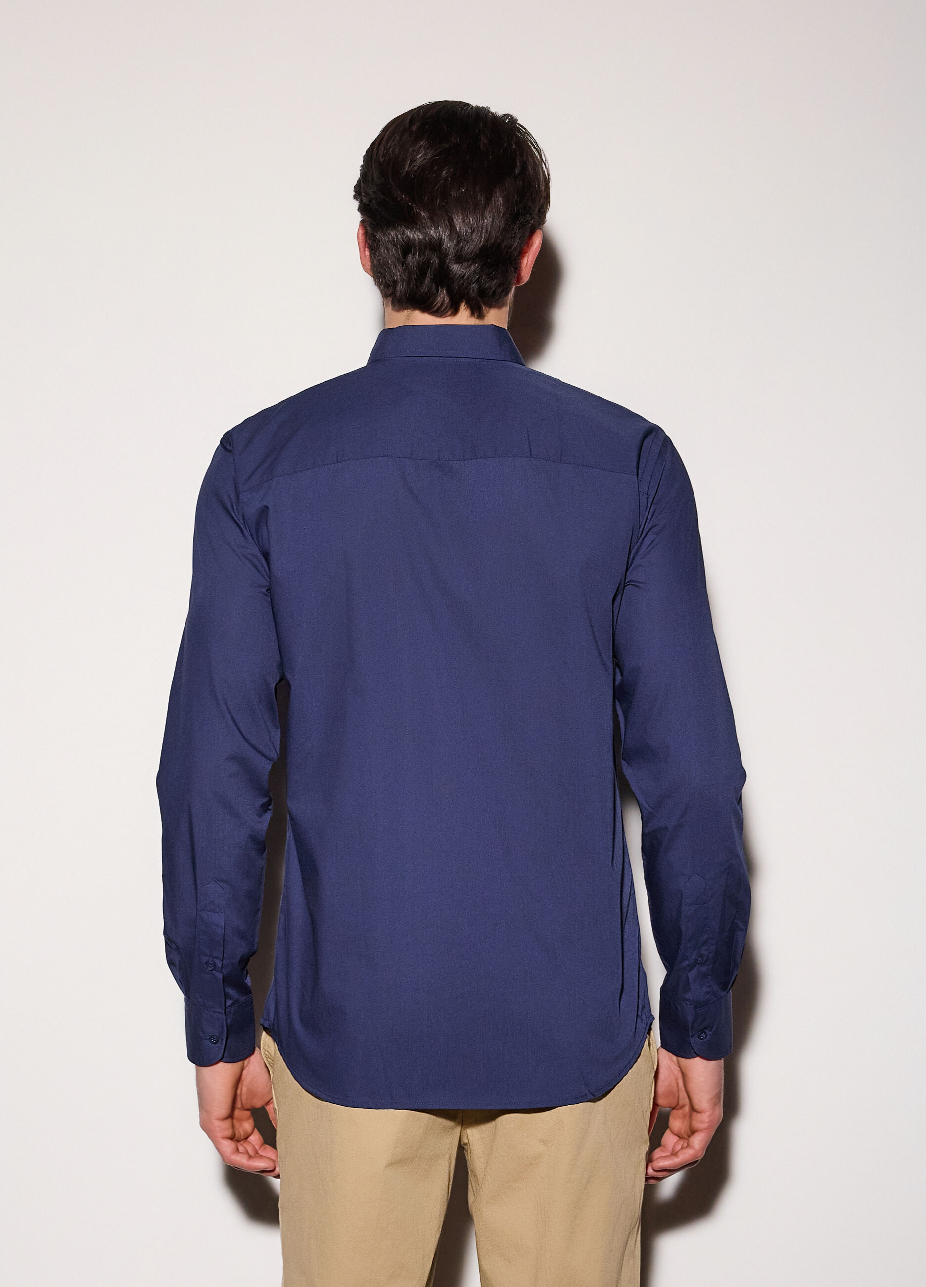 Camicia regular fit con colletto button down uomo_1