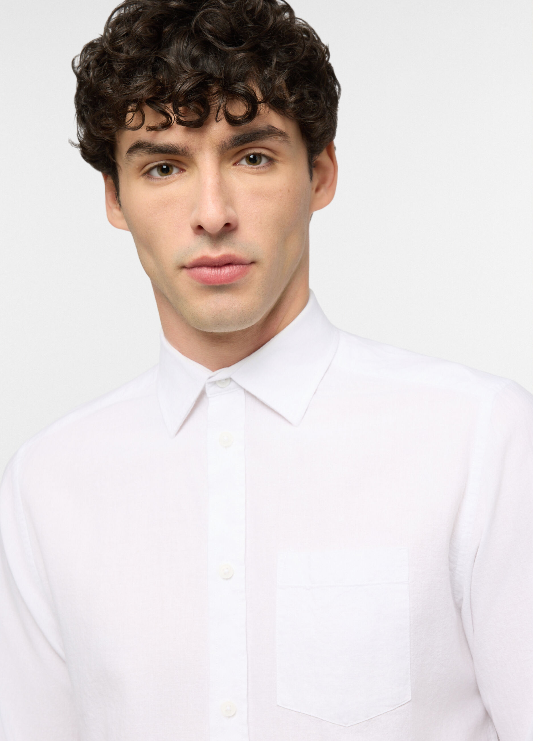 Camicia regular fit con collo classico in cotone e lino uomo_2