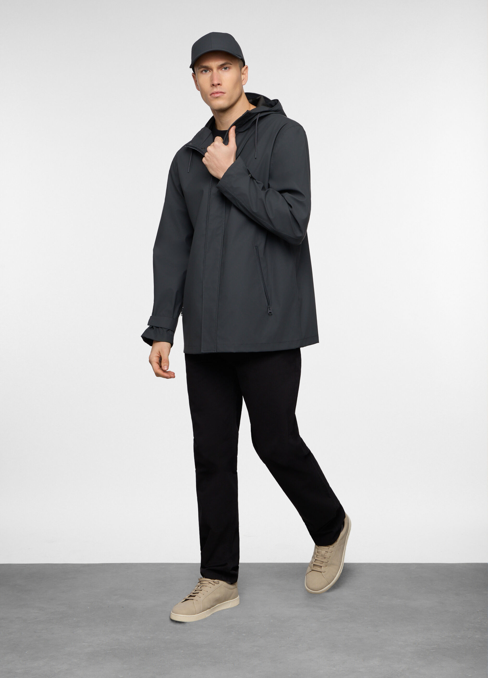 Giacca a vento con cappuccio uomo_0