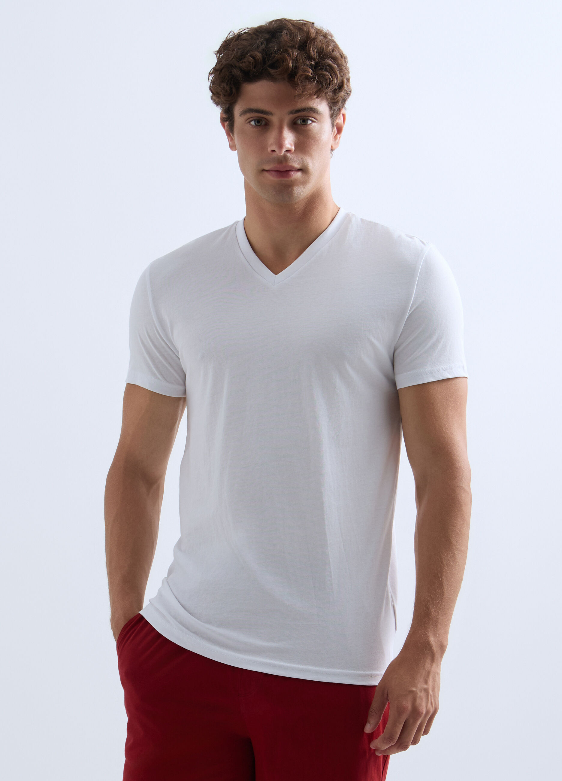 T-shirt scollo a V in jersey uomo_0