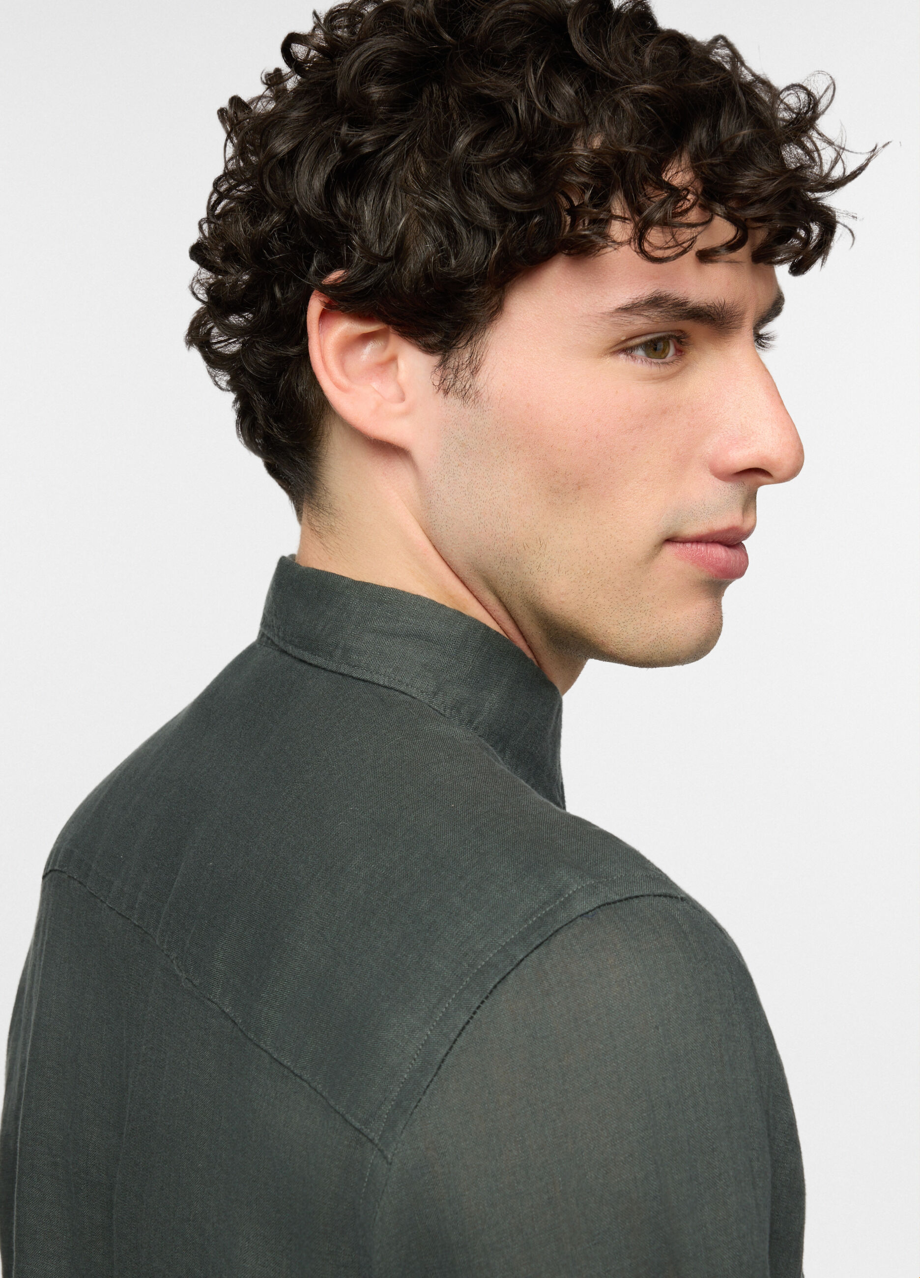 Camicia regular fit con colletto classico in lino uomo_2