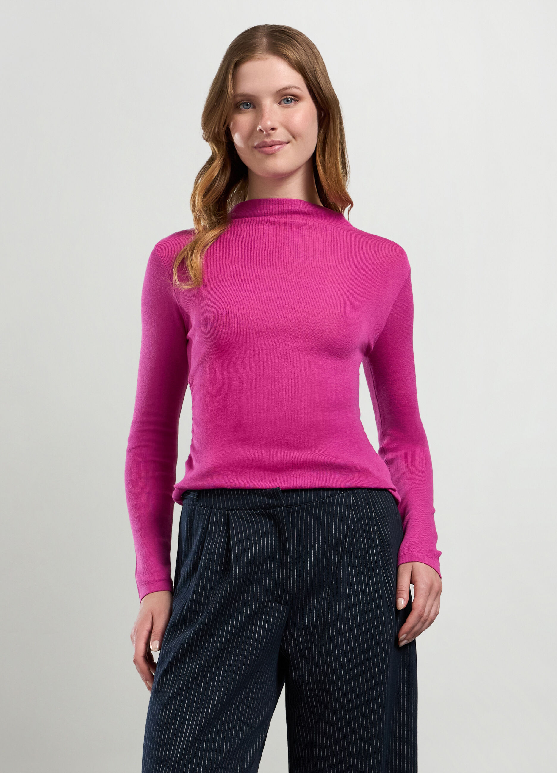 T-shirt in cotone stretch a collo alto donna_0