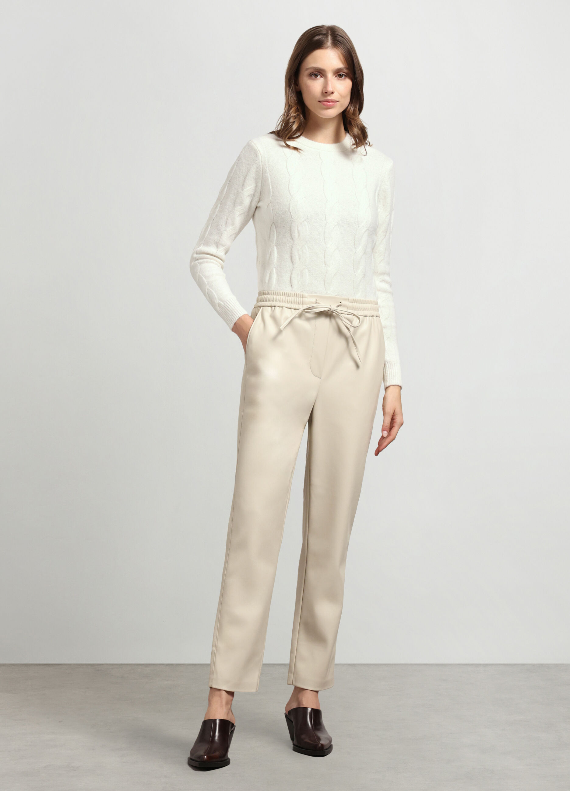 Jogger in eco pelle donna_0