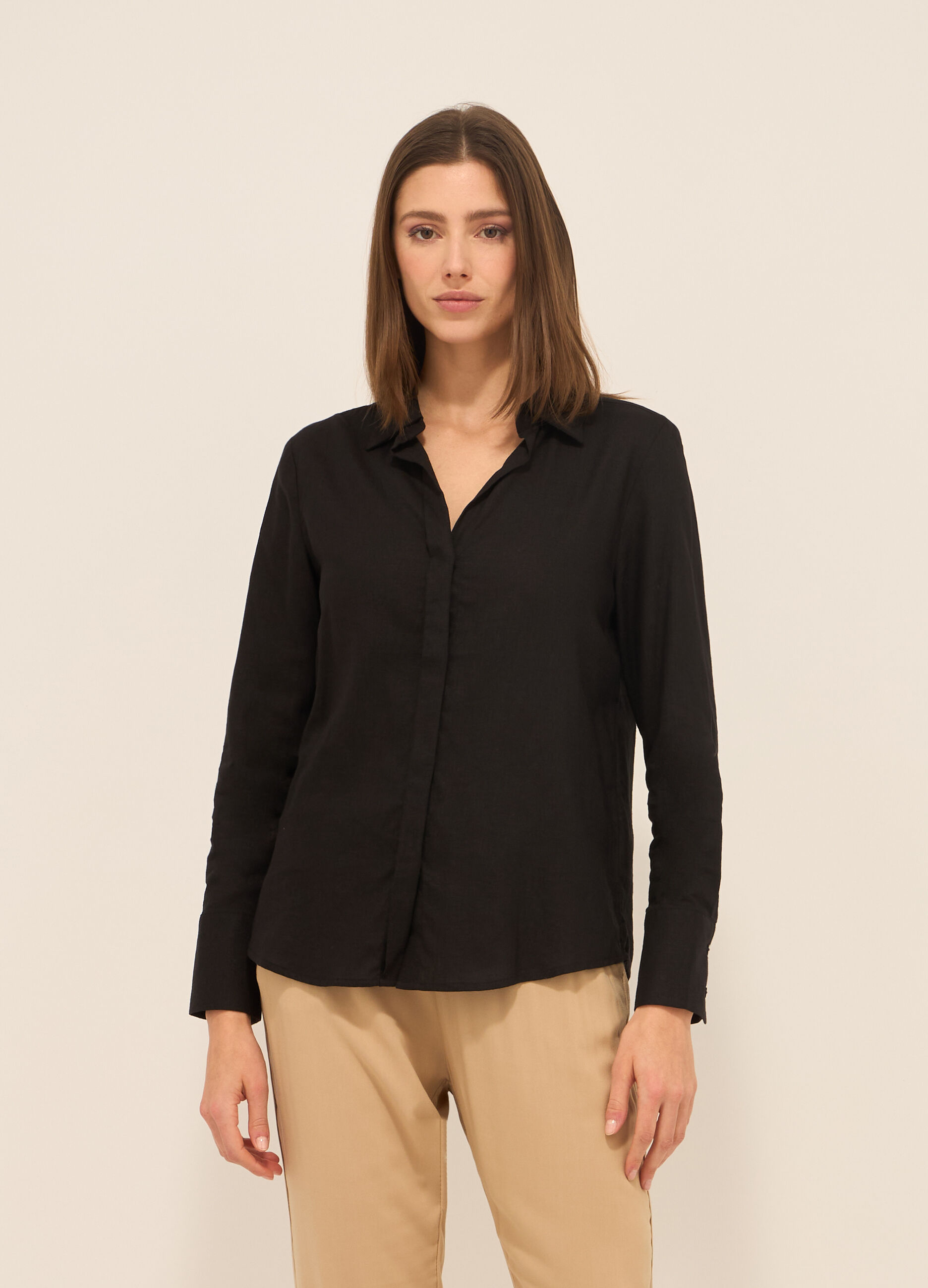 Camicia misto lino con scollo a V donna_0