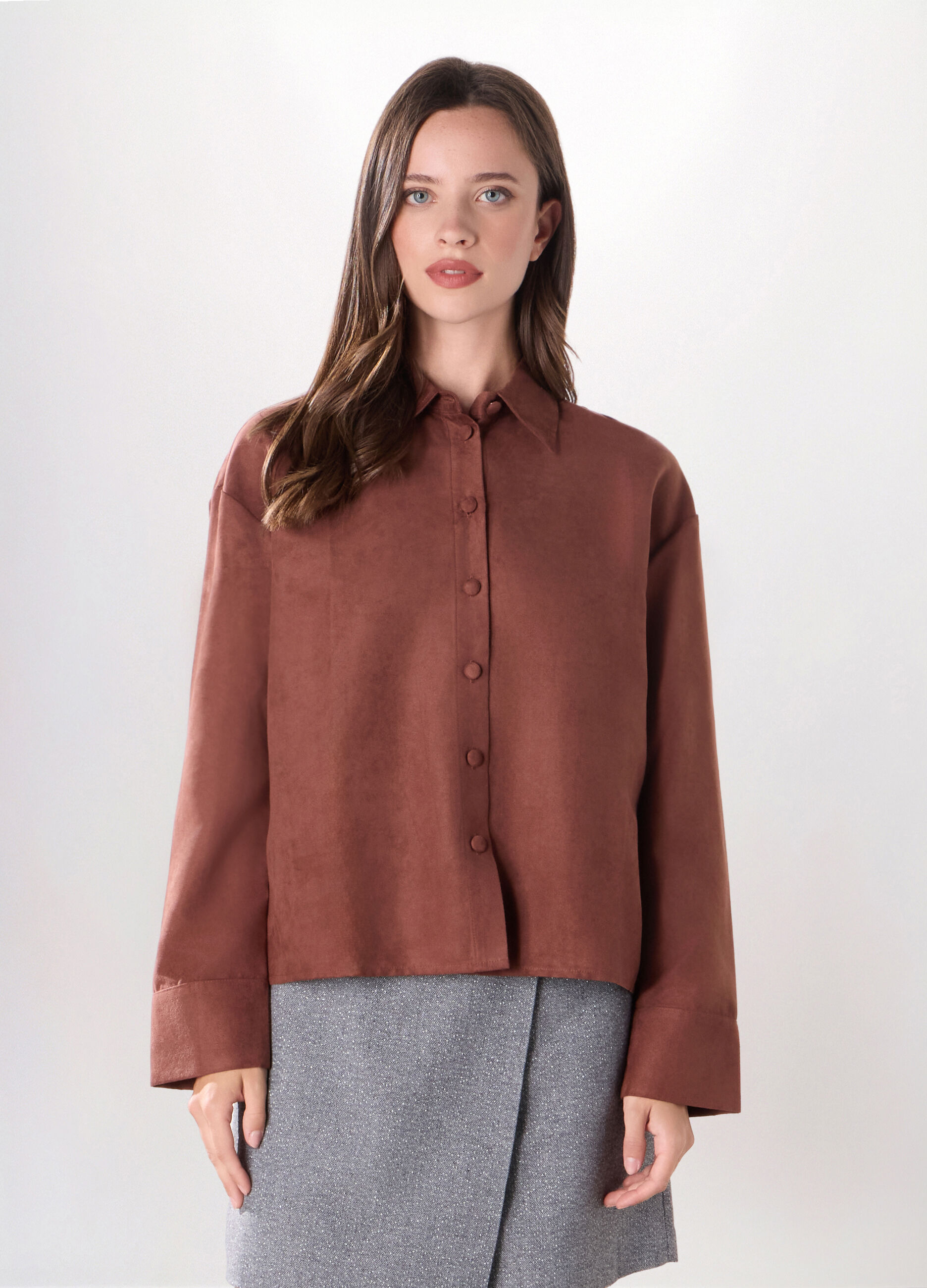 Giacca-camicia in eco pelle donna_0