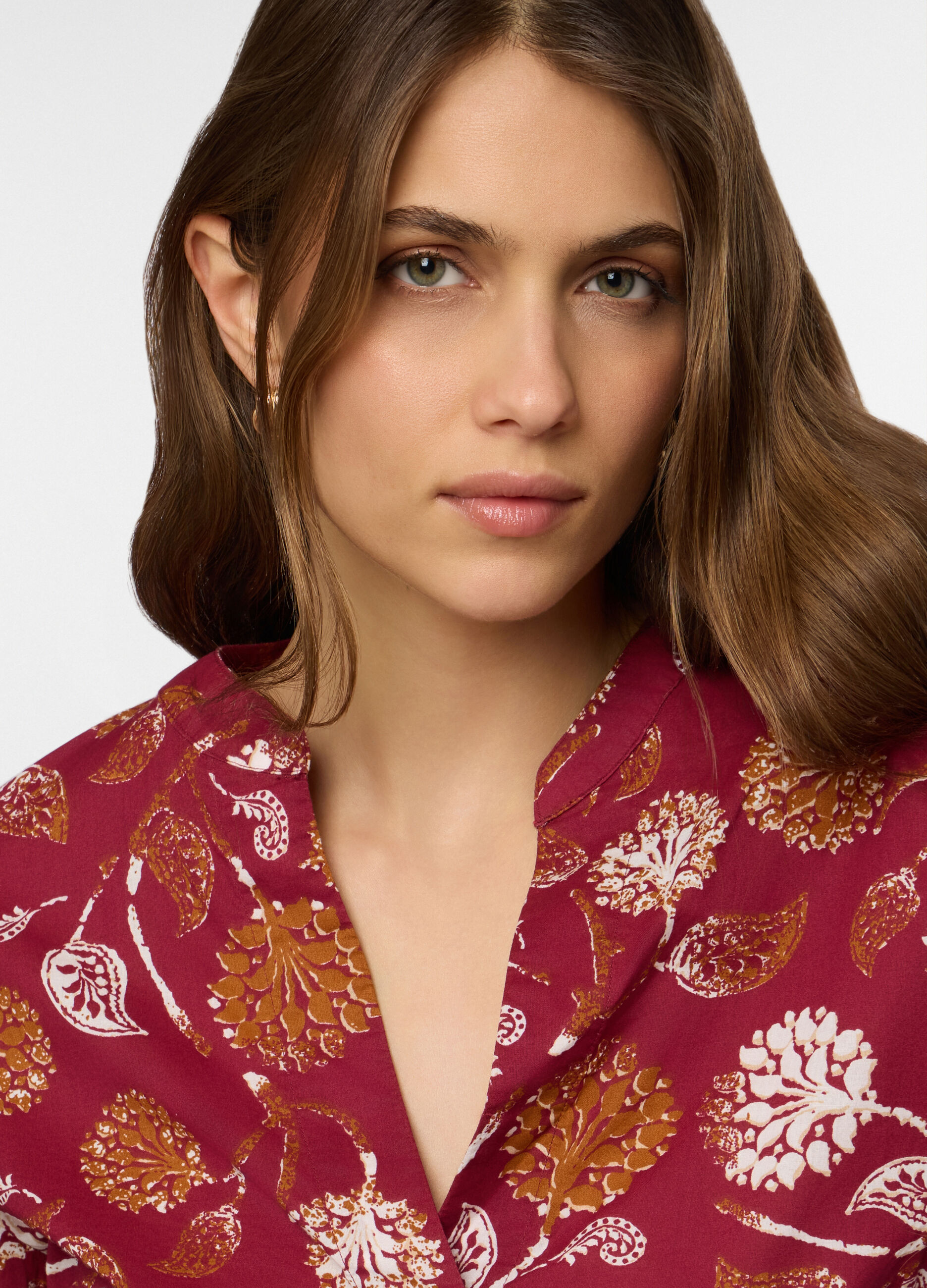 Blusa over fit con scollo a V in puro cotone voile donna_2