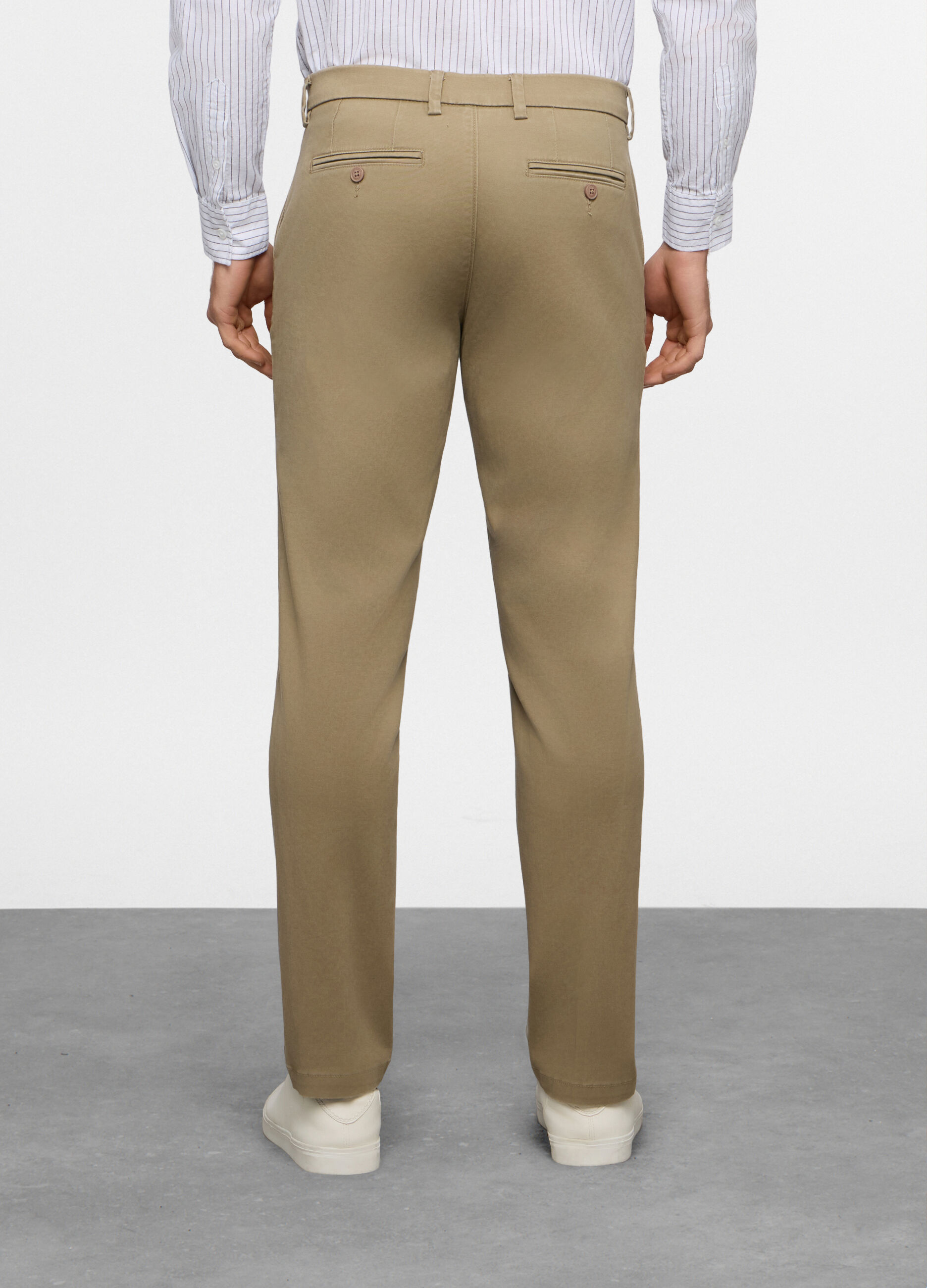 Pantaloni chino slim fit in cotone stretch uomo_1