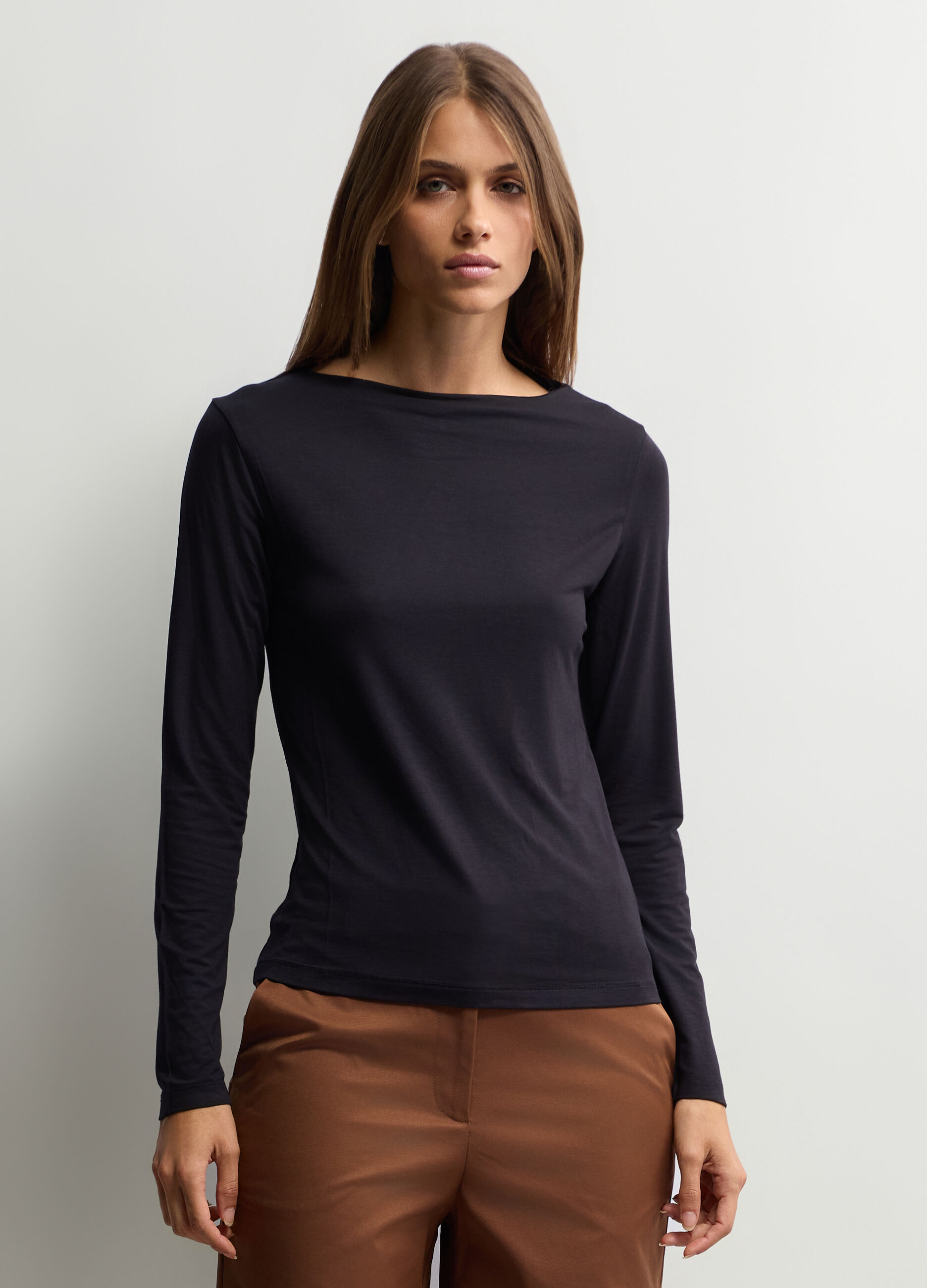 T-shirt con scollo a barchetta stretch donna_0