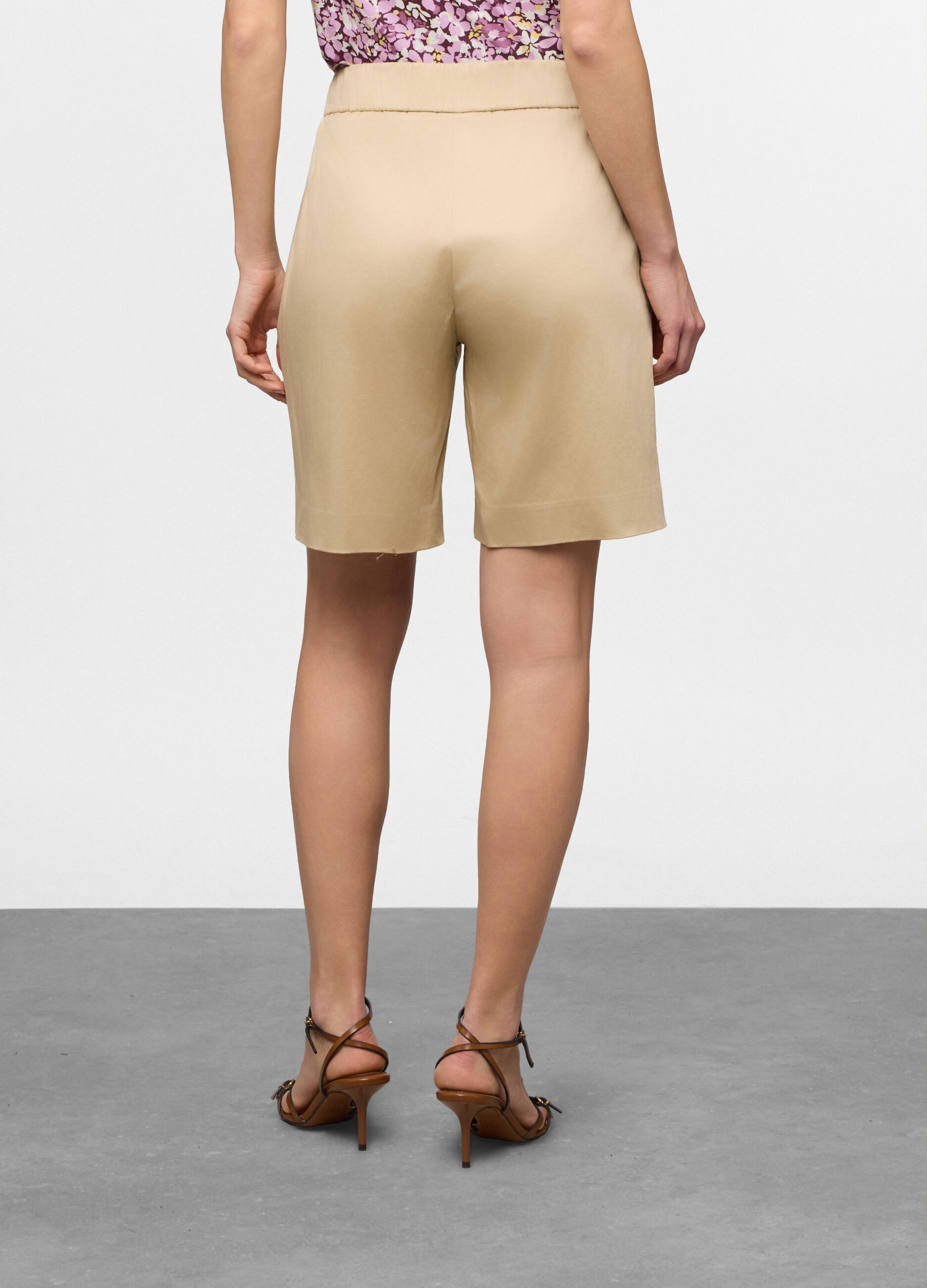 Bermuda fit regular di cotone stretch satin donna_1