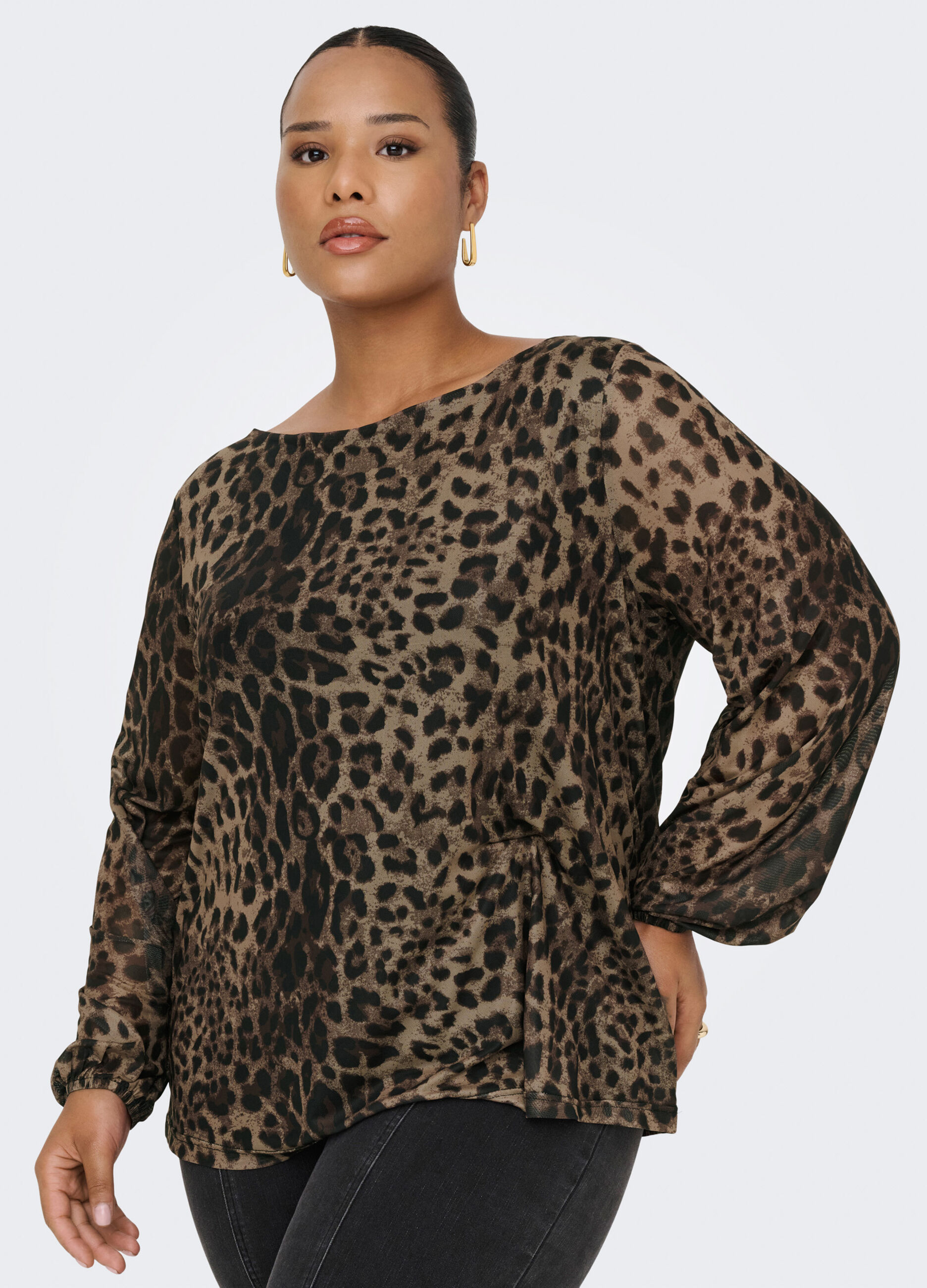 Blusa a maniche lunghe con scollo a barca_3