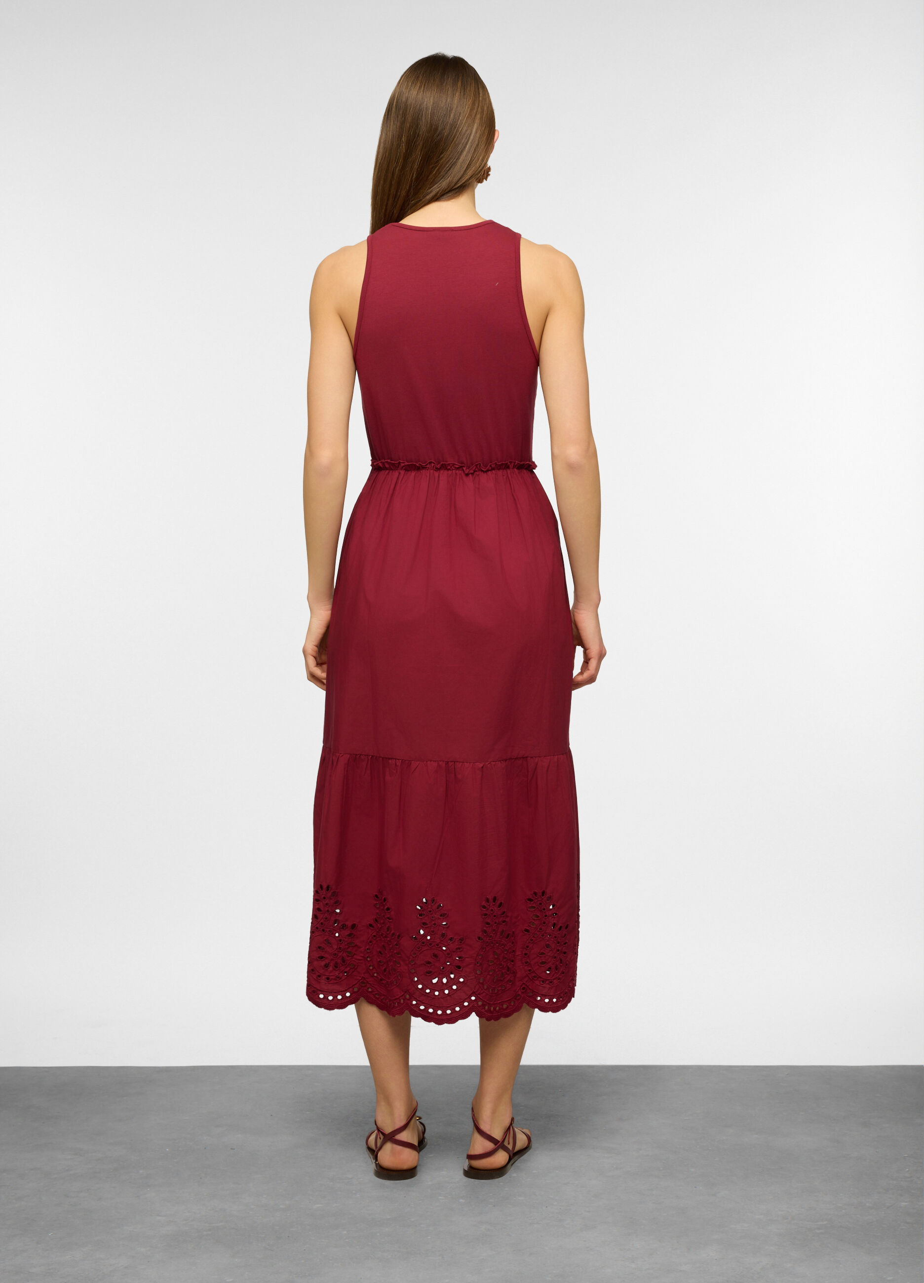 Vestito lungo smanicato a girocollo in puro cotone con ricamo donna_1