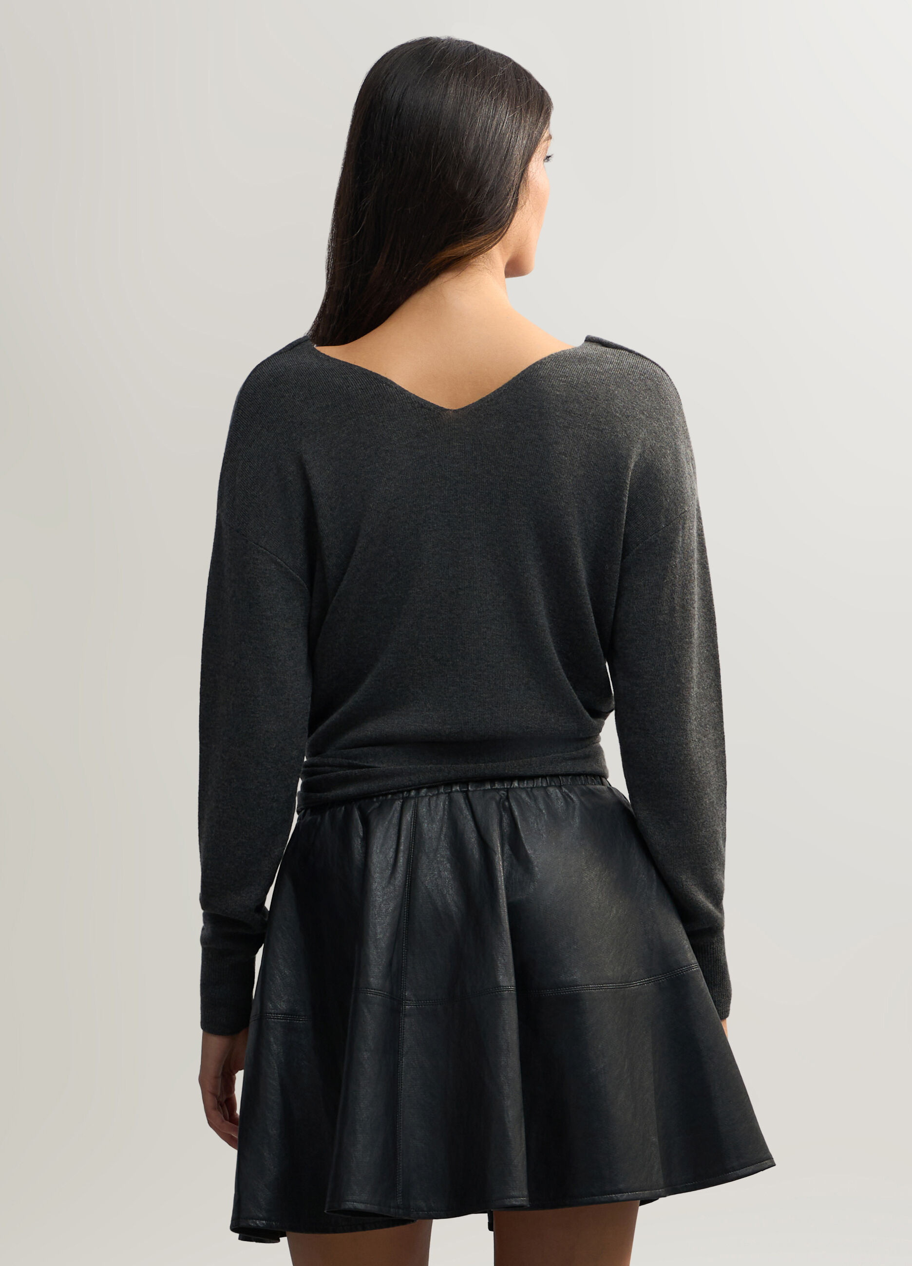 Pullover con scollo a V in costina donna_1