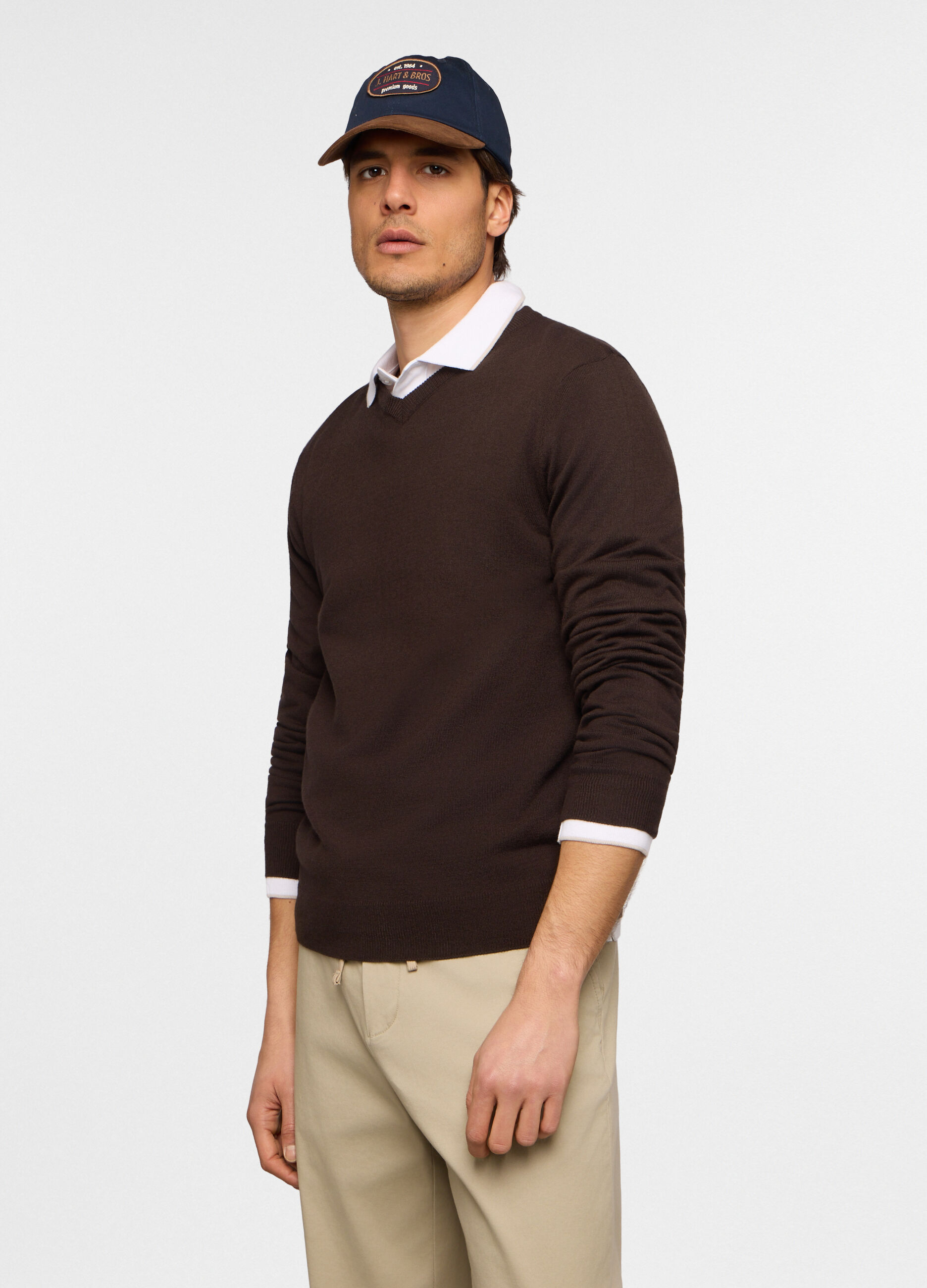 Maglione scollo a V in maglia rasata uomo_0