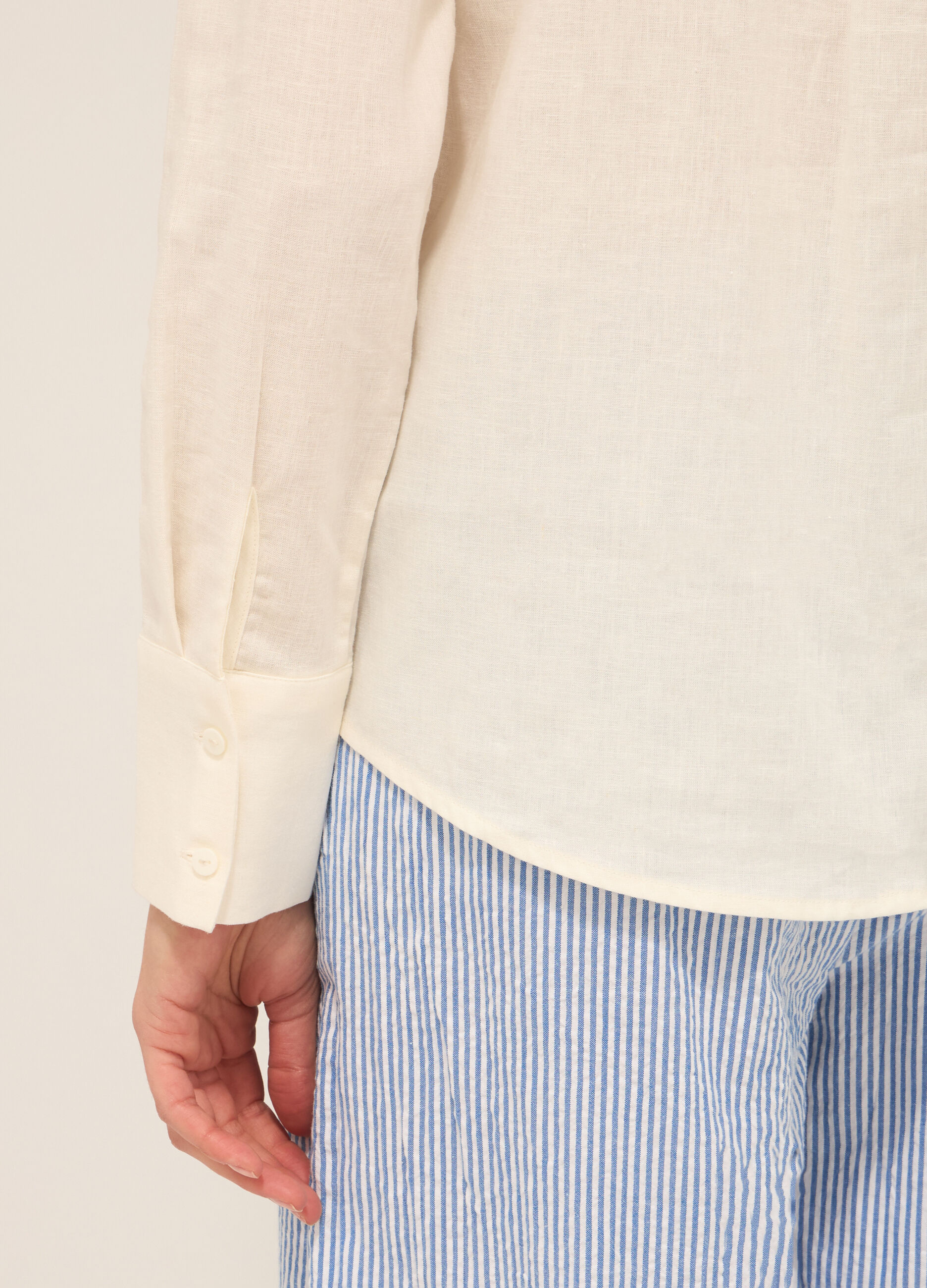 Camicia misto lino con scollo a V donna_2