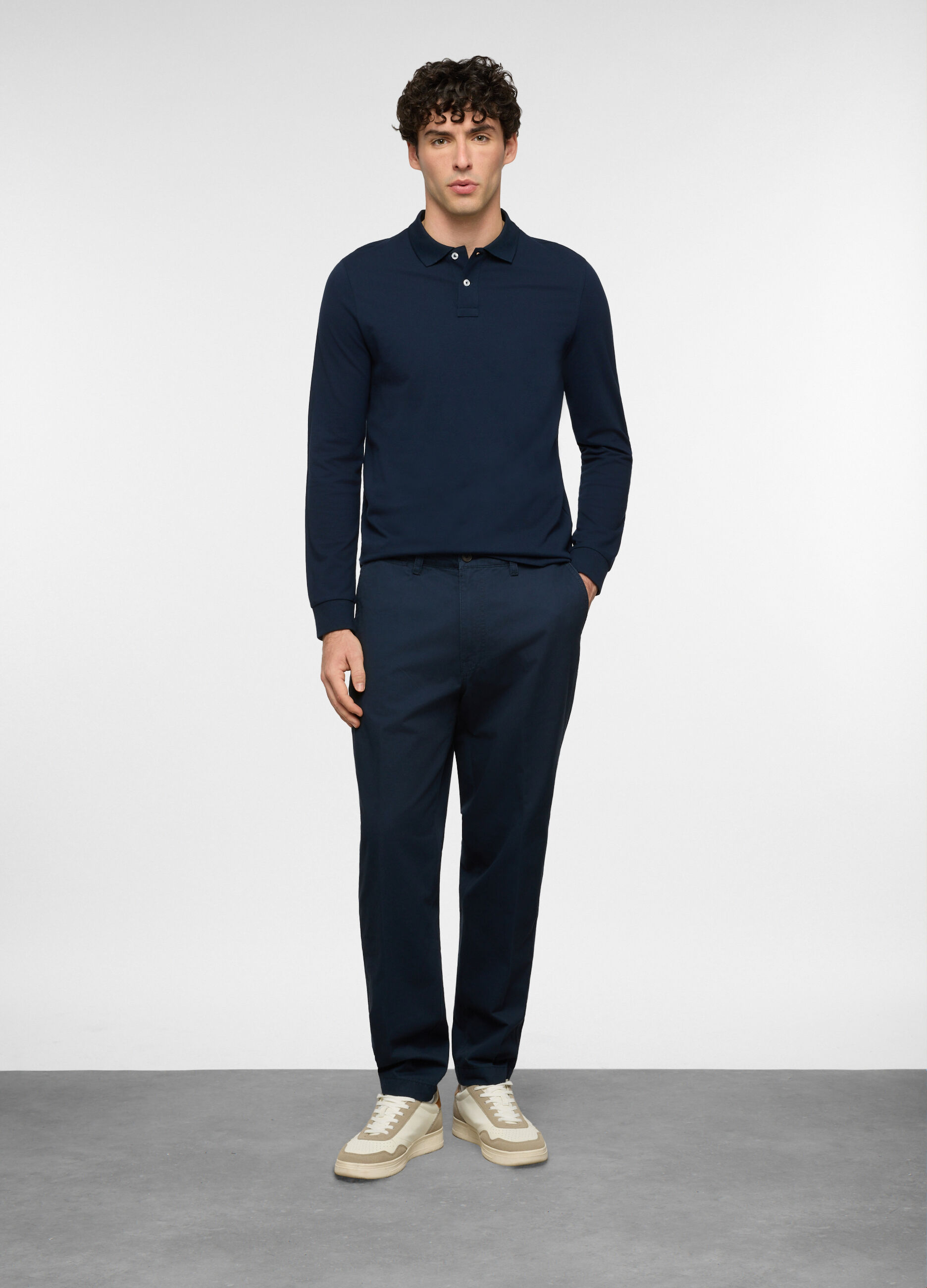 Pantalone chino relaxed fit in cotone uomo_0