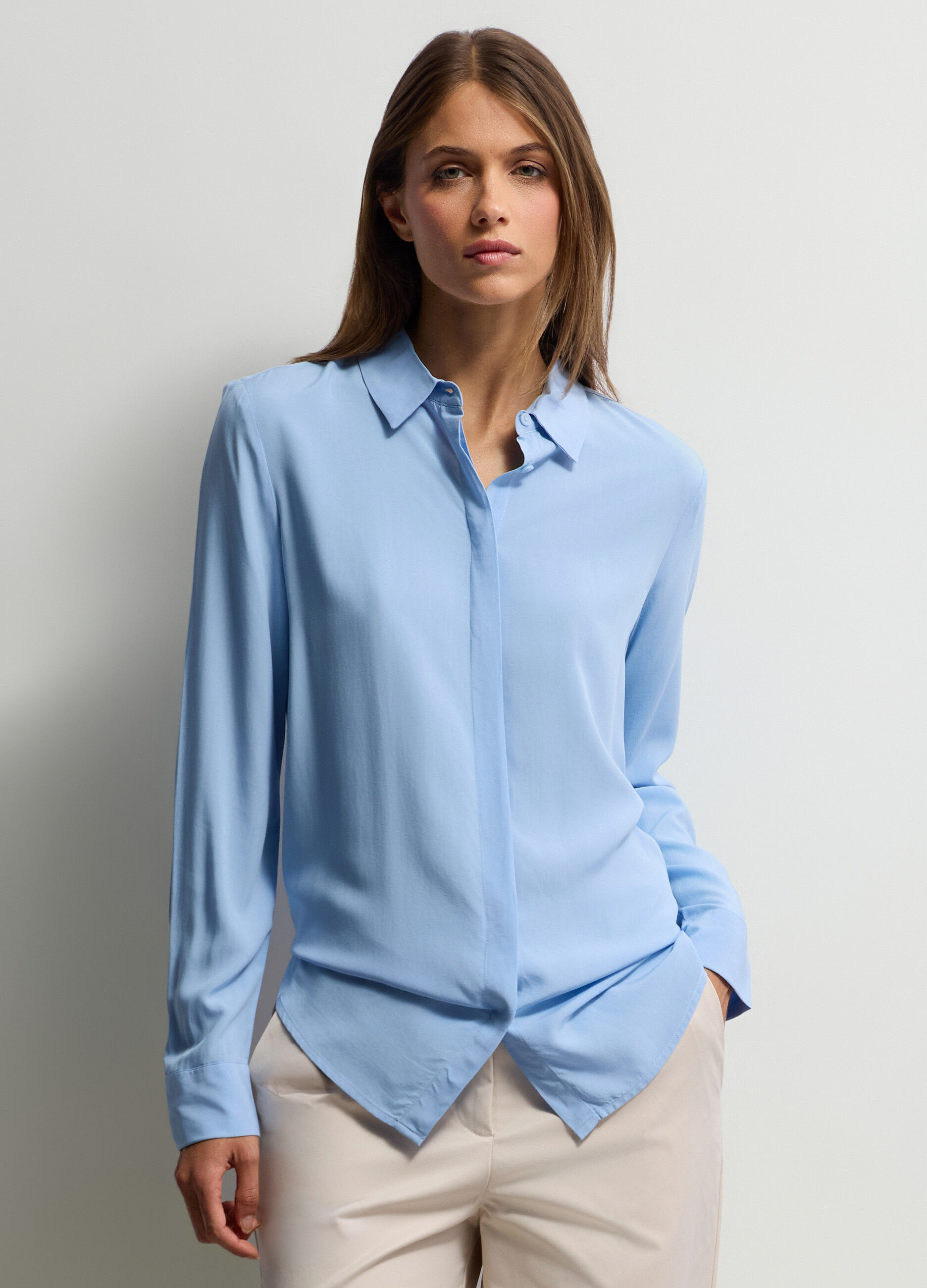 Camicia Fit Regular con colletto alla francese in pura viscosa donna_0
