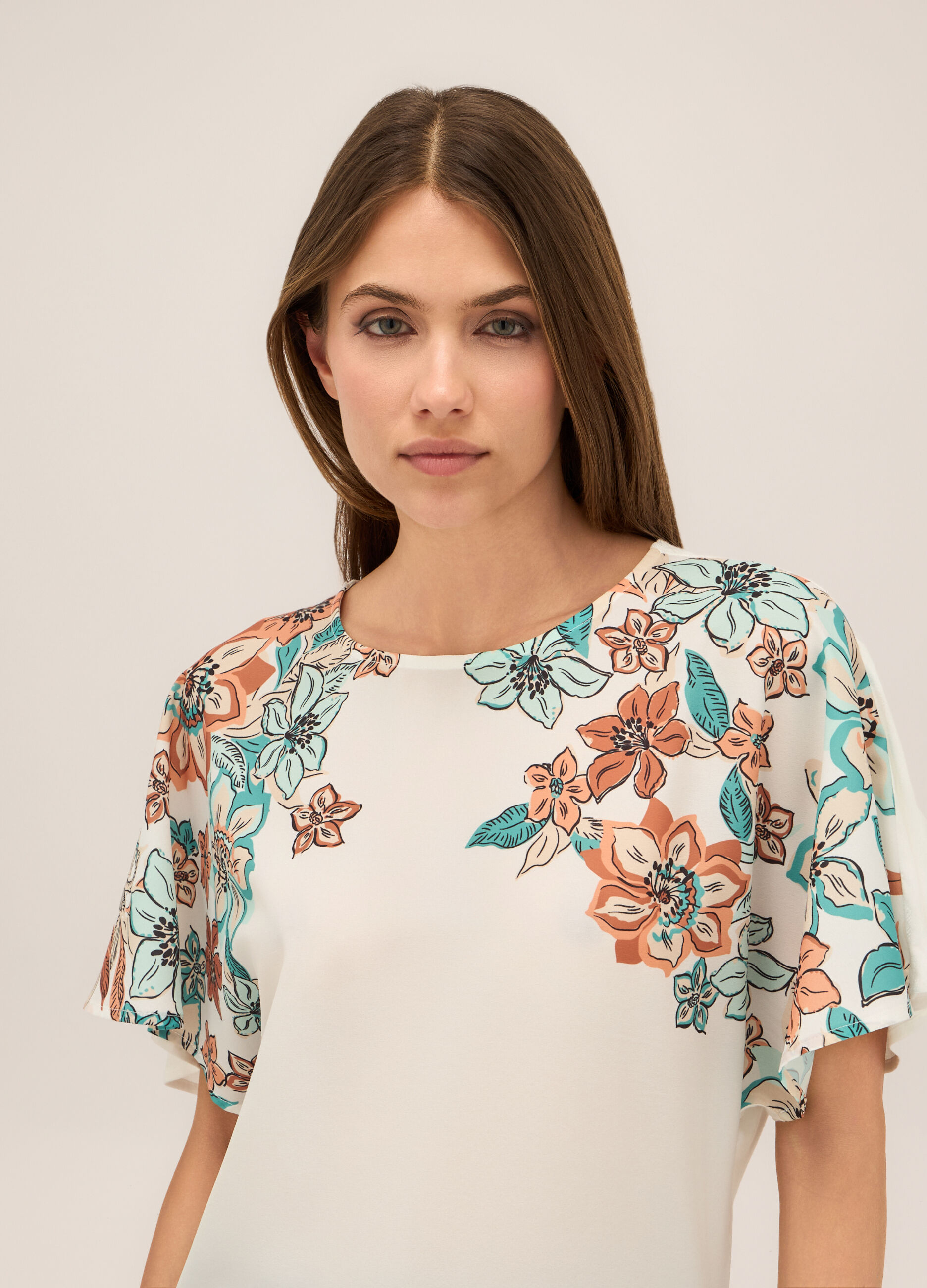 T-shirt con maniche ad aletta donna_2