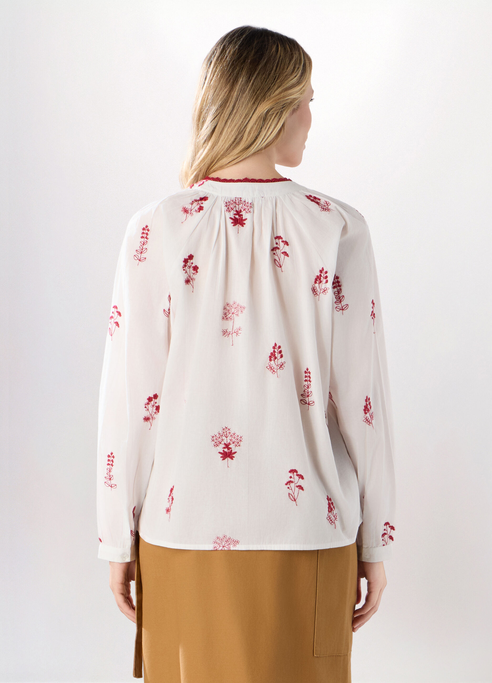 Camicia in puro cotone con ricami donna_1